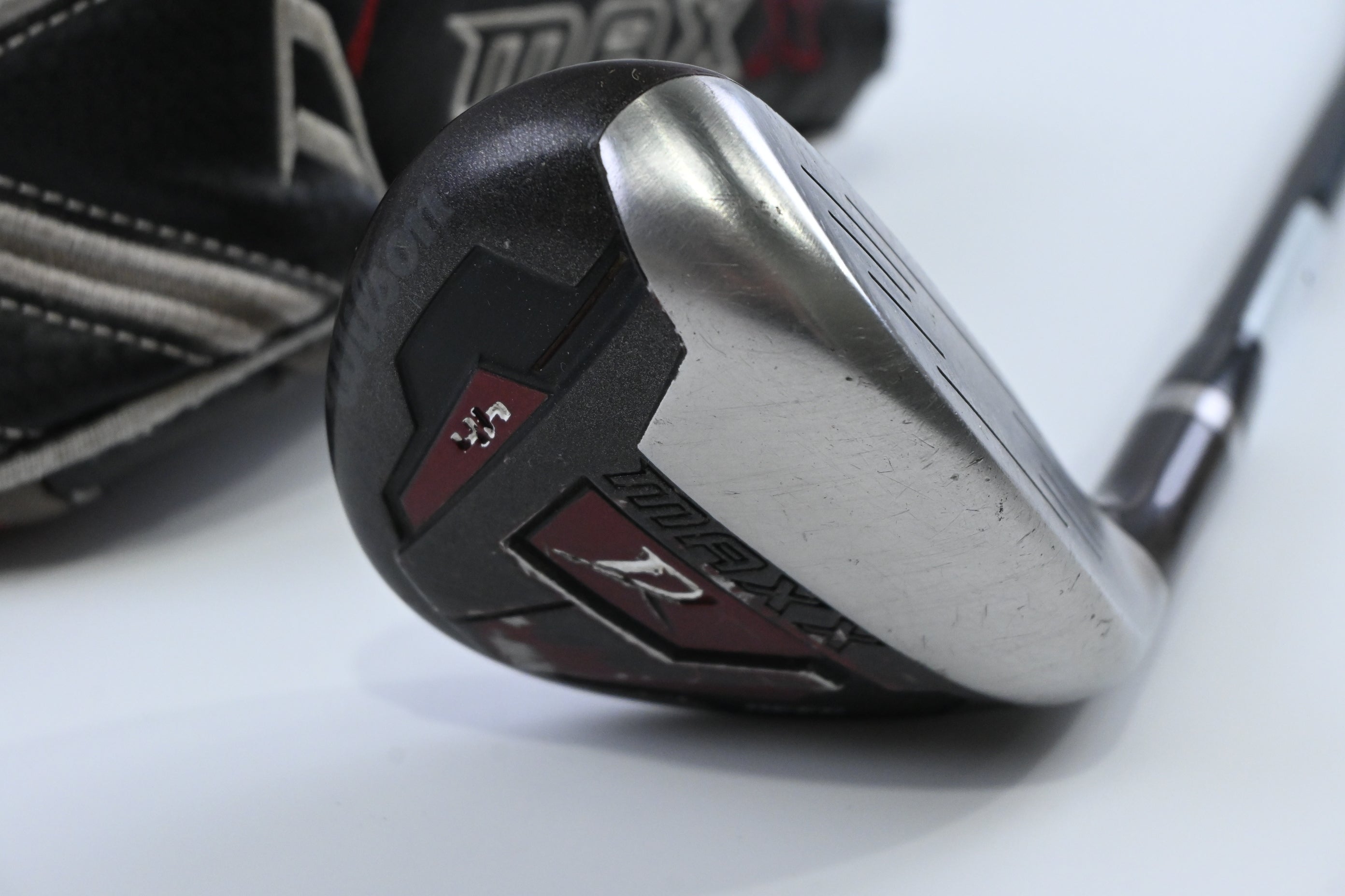 Wilson Deep Red Maxx #4 Hybrid / 22 Degree / Regular Flex Deep Red Maxx Shaft