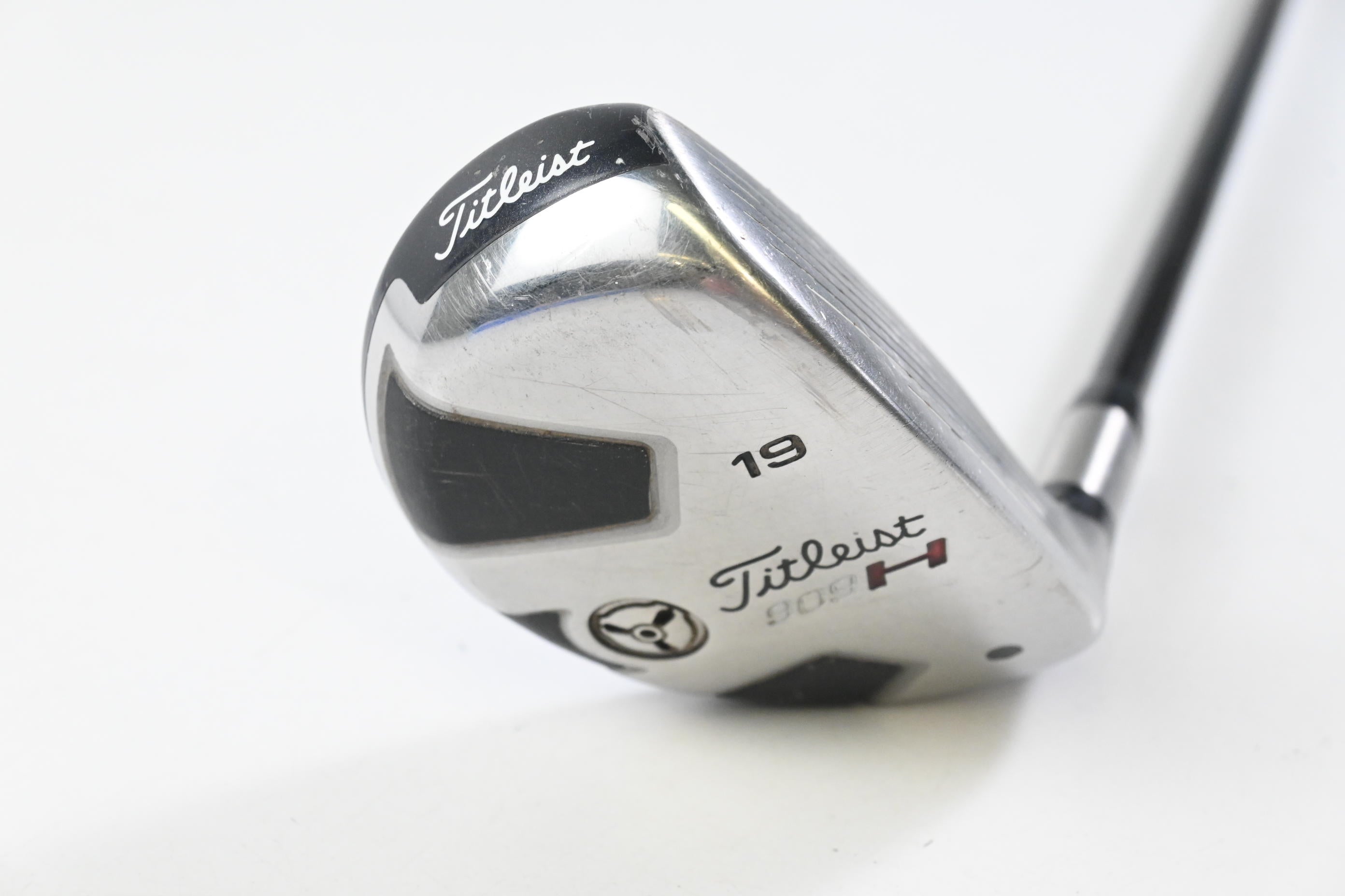 Titleist 909H #3 Hybrid / 19 Degree / Regular Flex Aldila Voodoo Shaft