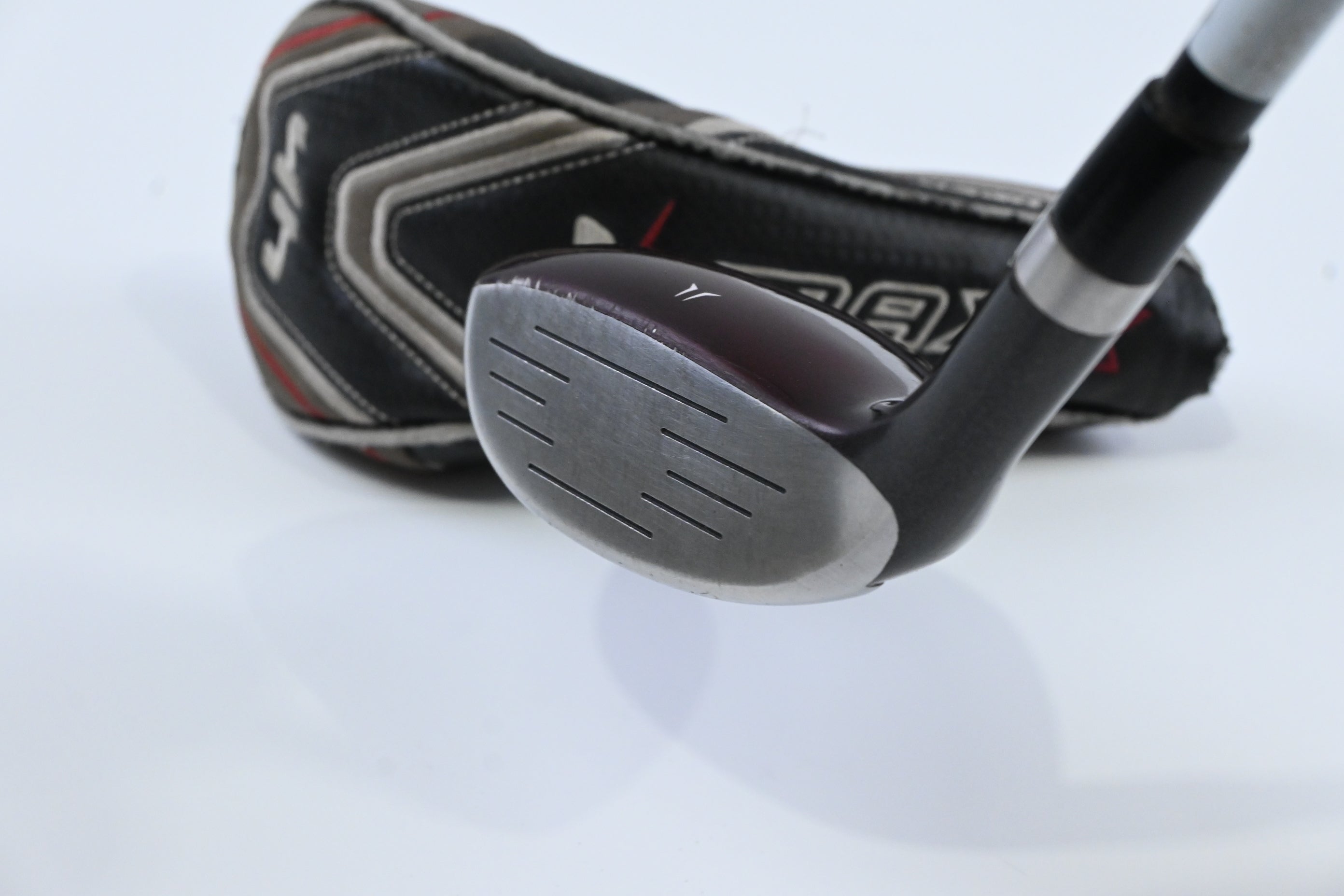 Wilson Deep Red Maxx #4 Hybrid / 22 Degree / Regular Flex Deep Red Maxx Shaft