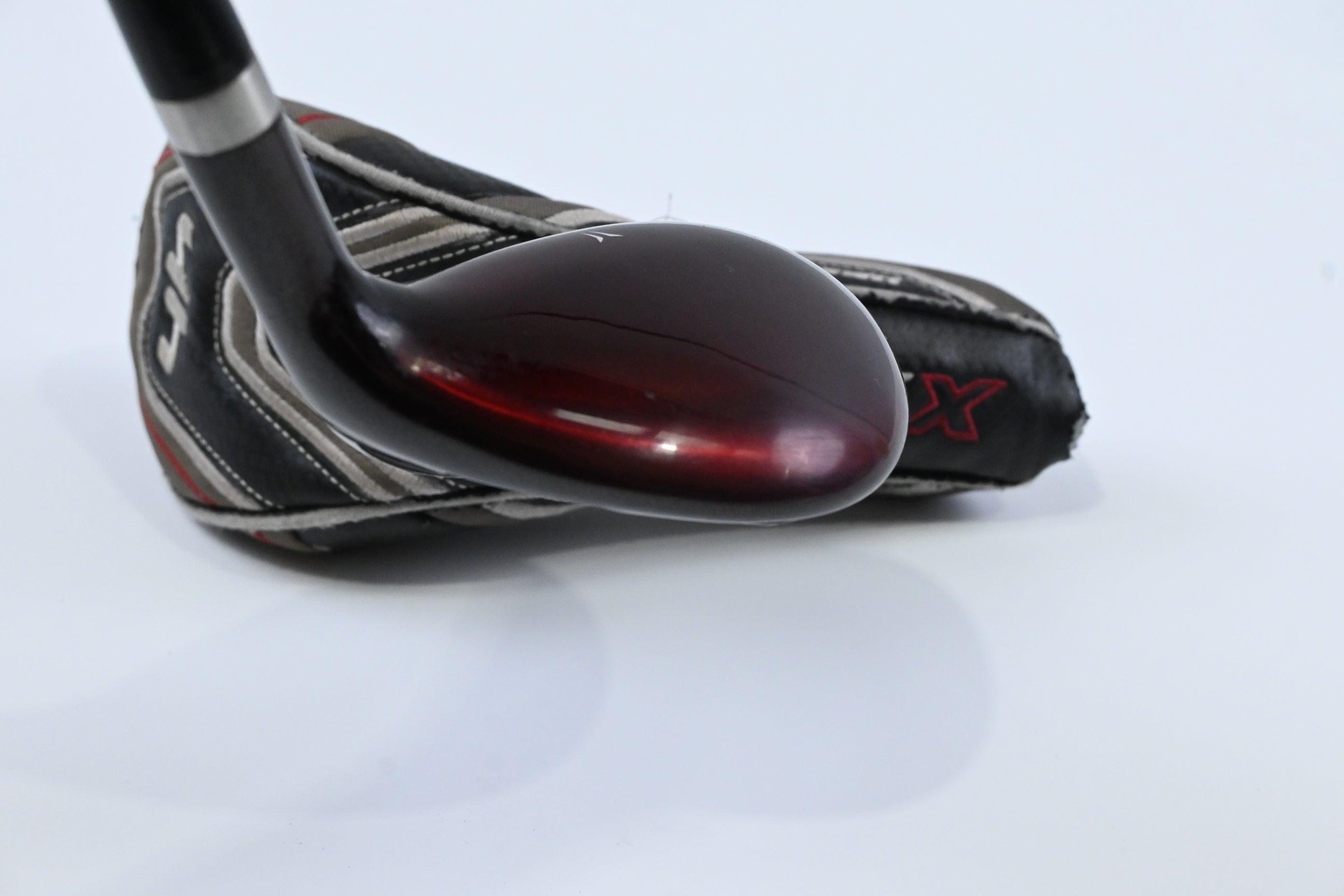 Wilson Deep Red Maxx #4 Hybrid / 22 Degree / Regular Flex Deep Red Maxx Shaft