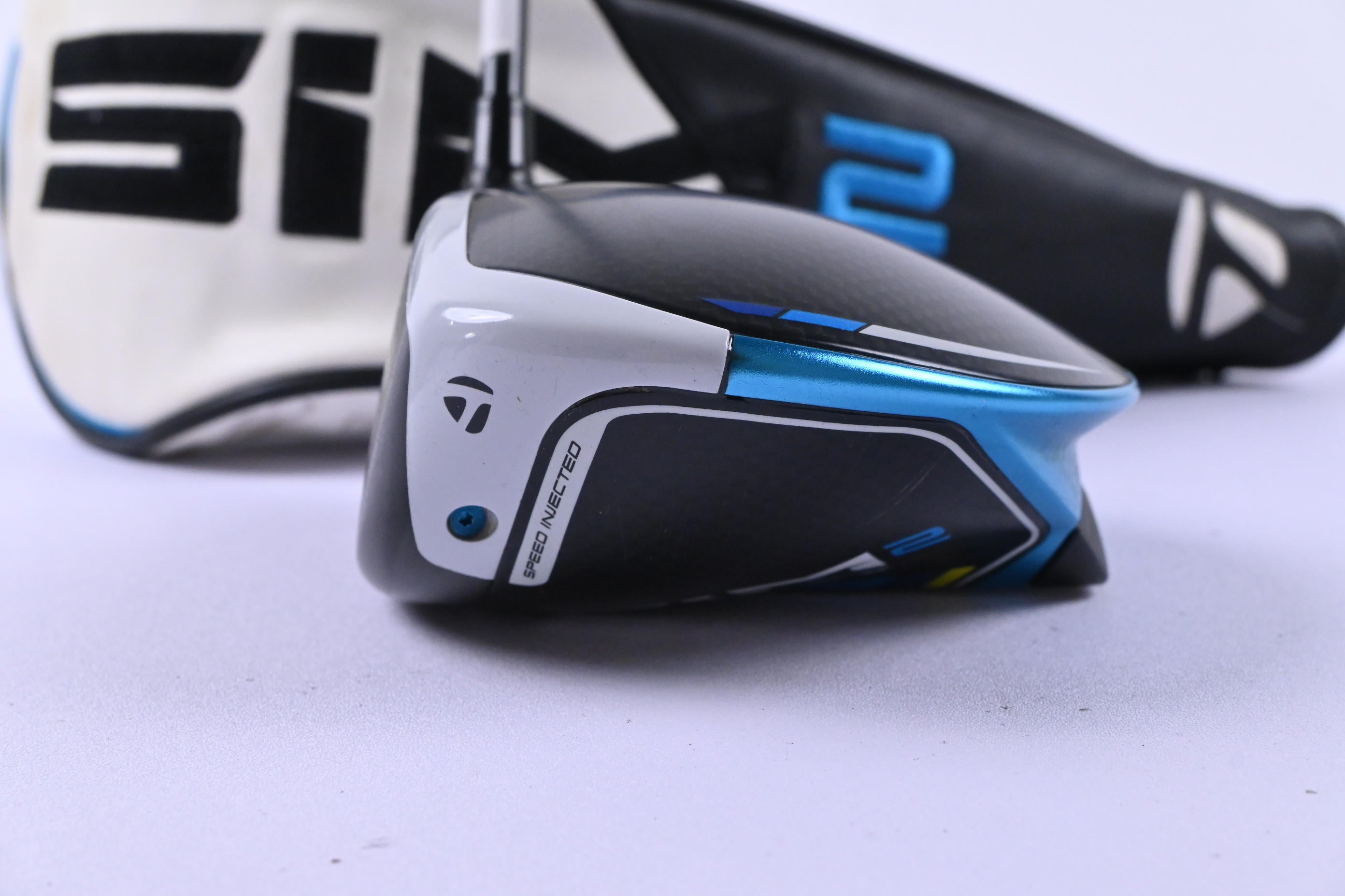 Left Hand Taylormade SIM2 Max Driver / 10.5 Degree / Stiff Flex HZRDUS Smoke RDX