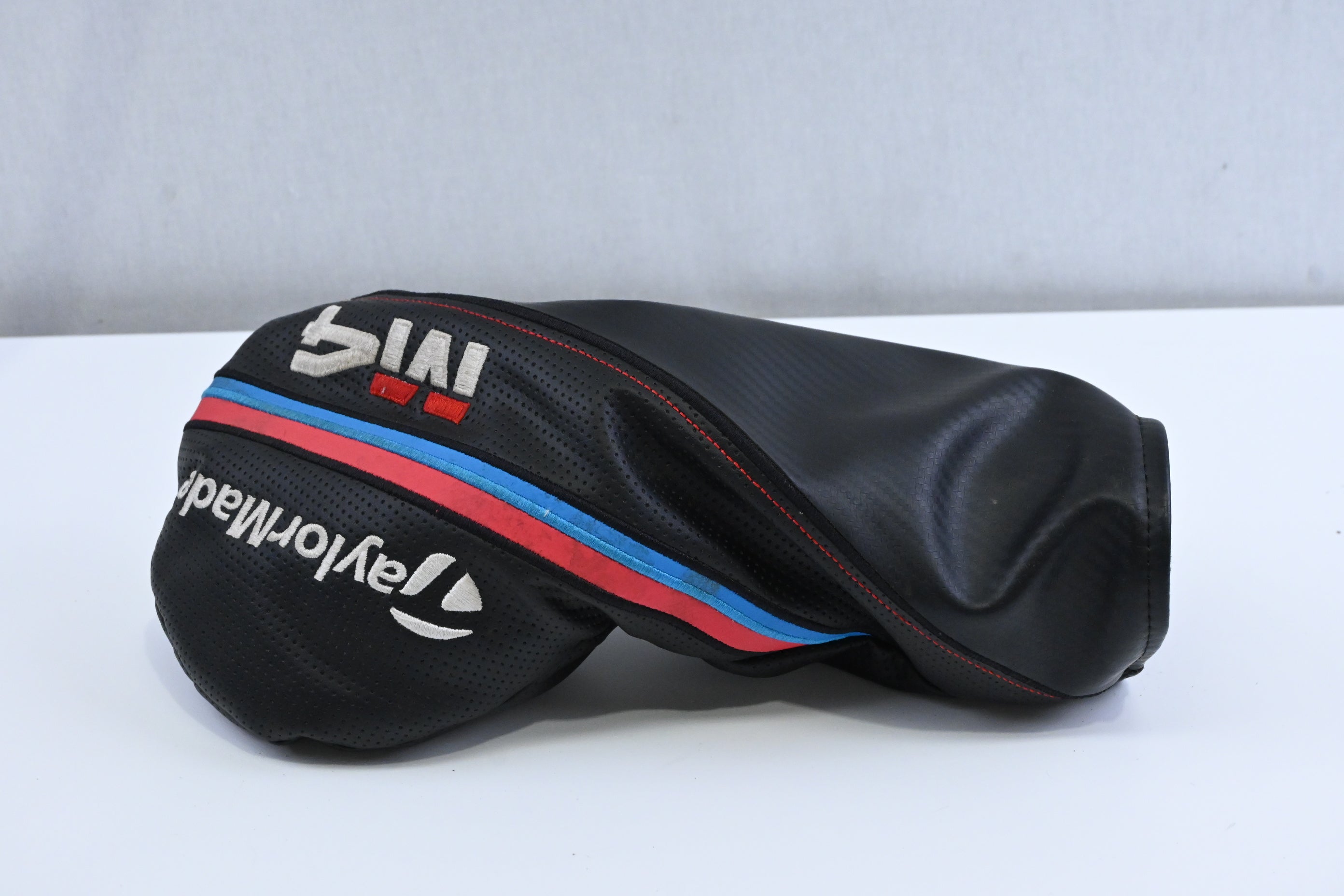 Taylormade M4 Driver / 10.5 Degree / Regular Flex Fujikura Atmos Red 5 Shaft