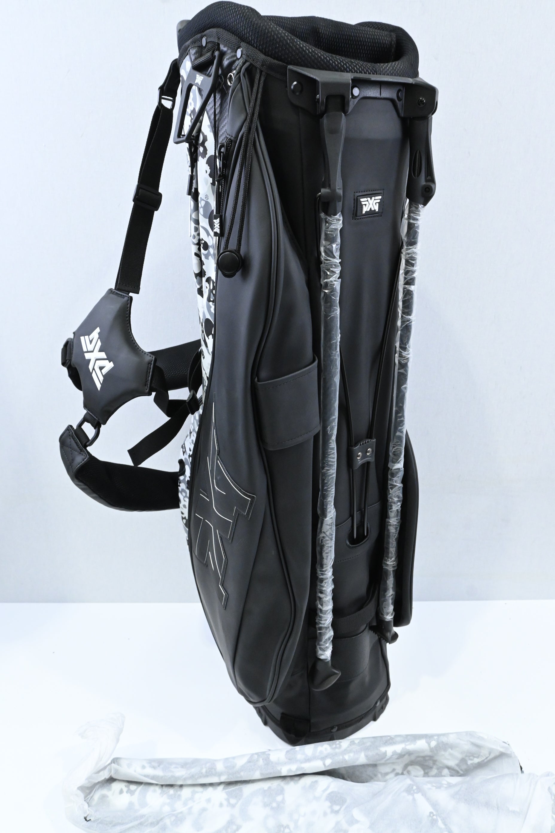 PXG Darkness Skull Camo 2023 Stand Bag / 4-Way Divider / Black, Grey, White