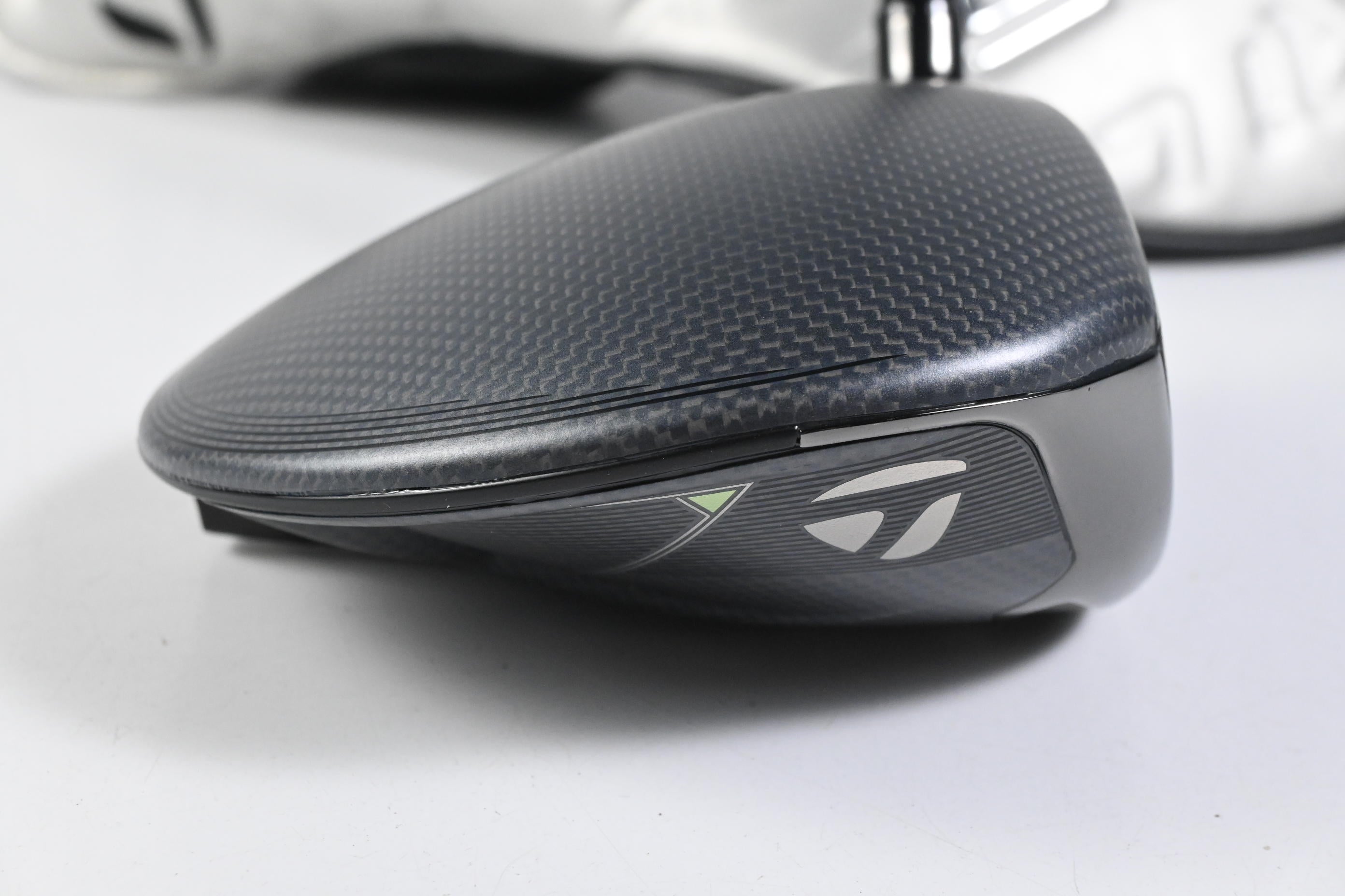 Taylormade Qi35 Driver / 9 Degree / Regular Flex Vanquish 5 Shaft