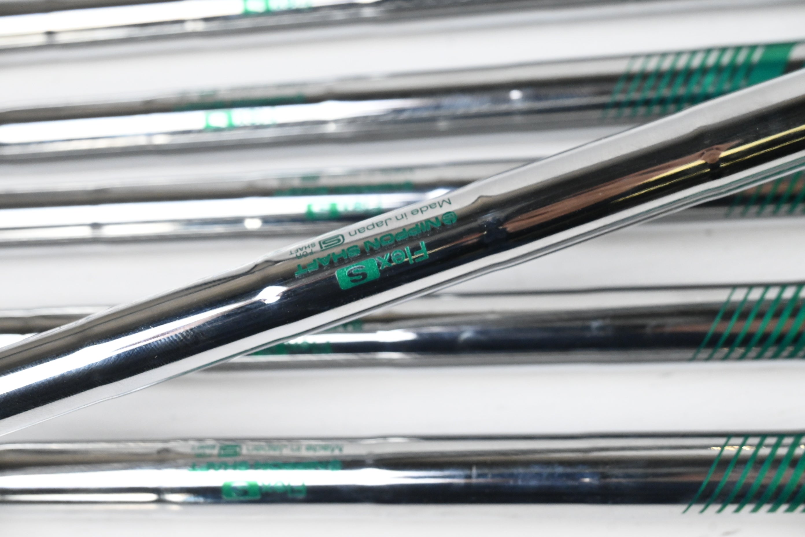 Taylormade Qi Max Irons / 5-PW / Stiff Flex N.S.Pro 950GH Neo Shafts