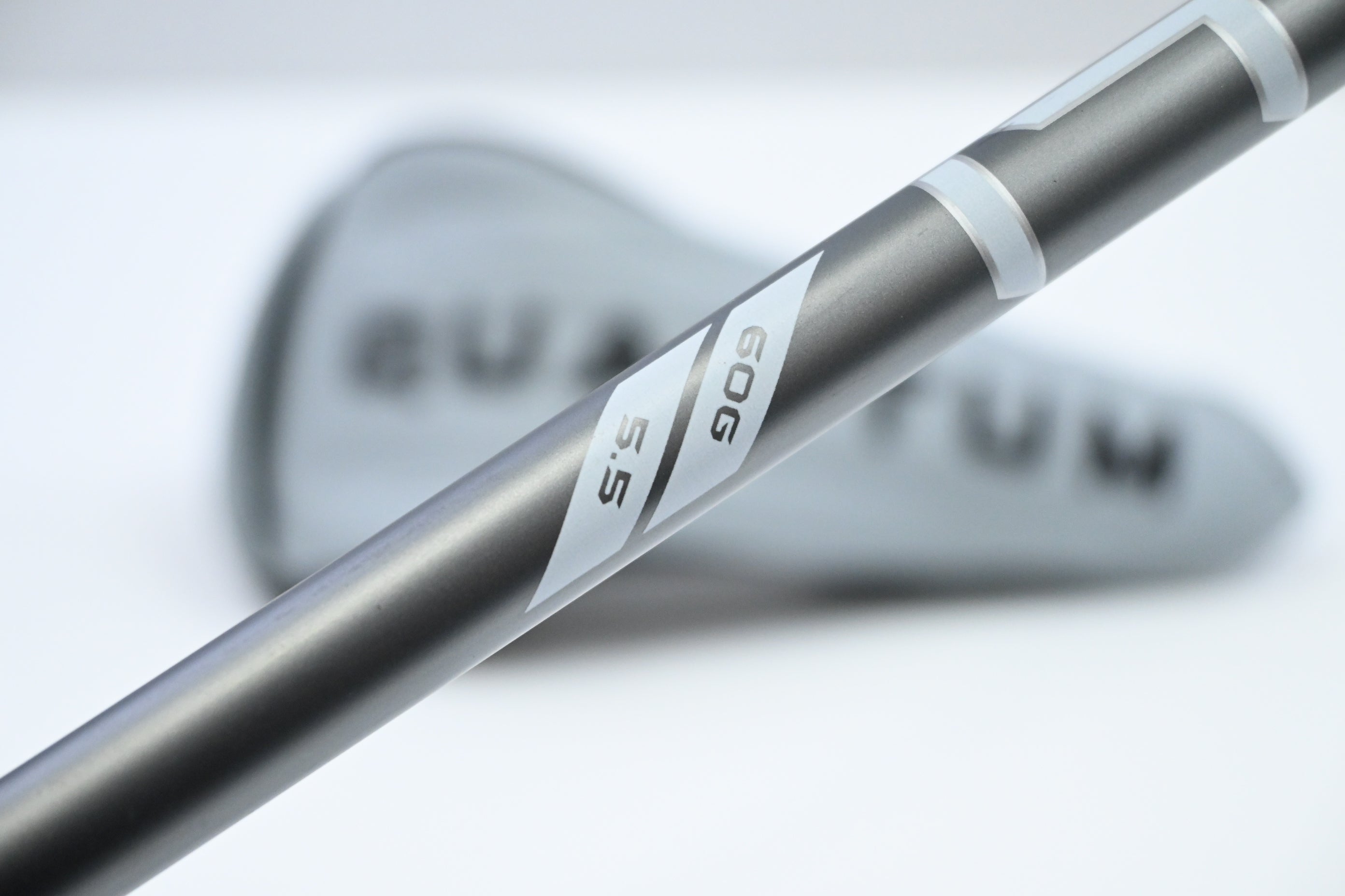 Callaway Quantum Max #4 Hybrid / 21 Degree / Regular Flex Denali Frost Silver 60