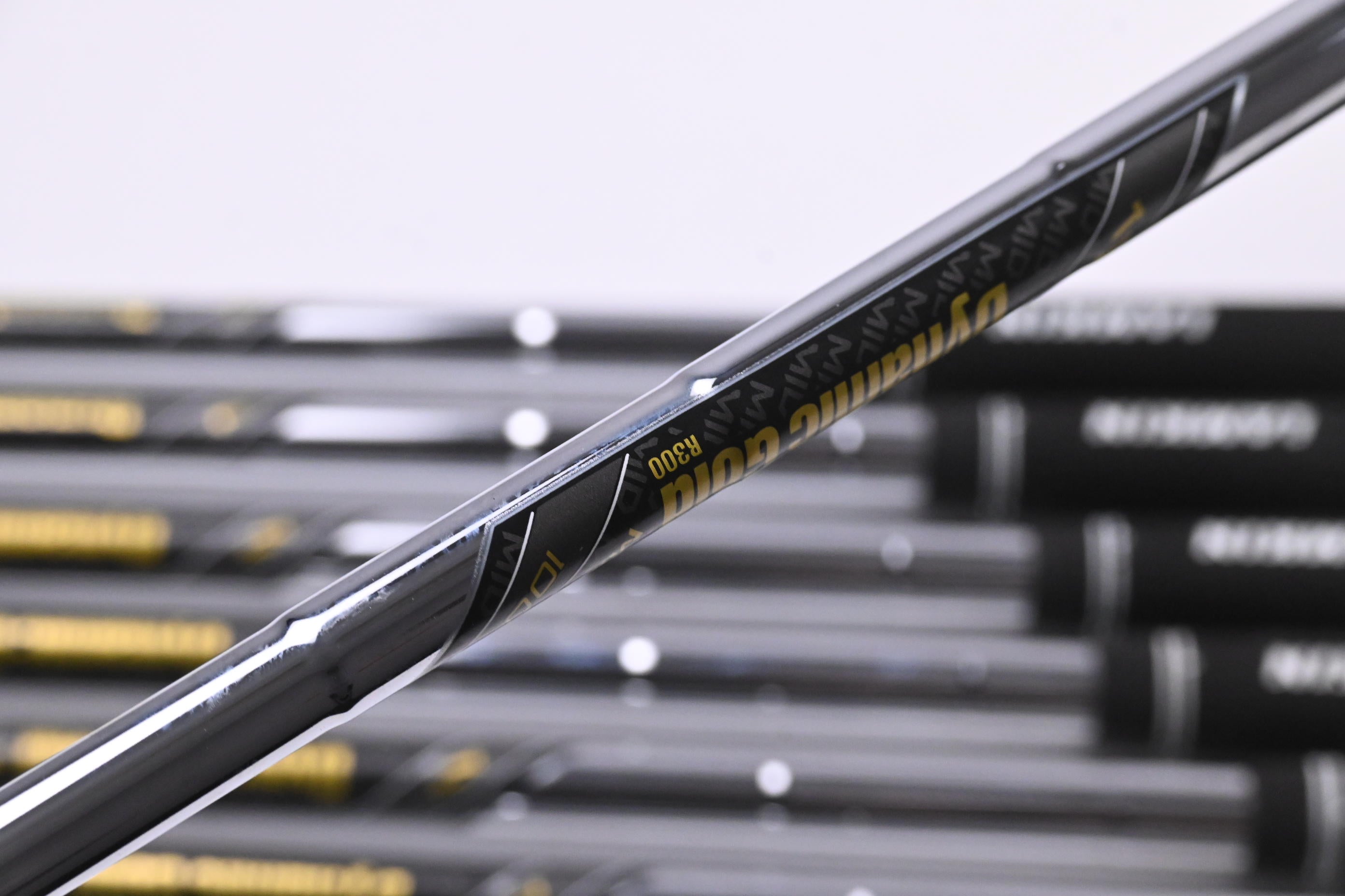 Mizuno JPX 923 Forged Irons / 4-PW / Regular Flex Dynamic Gold Mid 100 R300