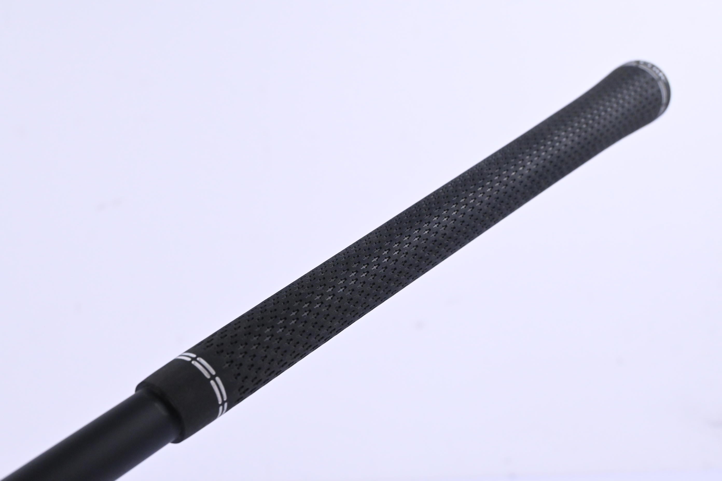 Titleist GT2 #5 Wood / 18 Degree / Regular Flex HZRDUS Gen4 Red CB 60 Shaft
