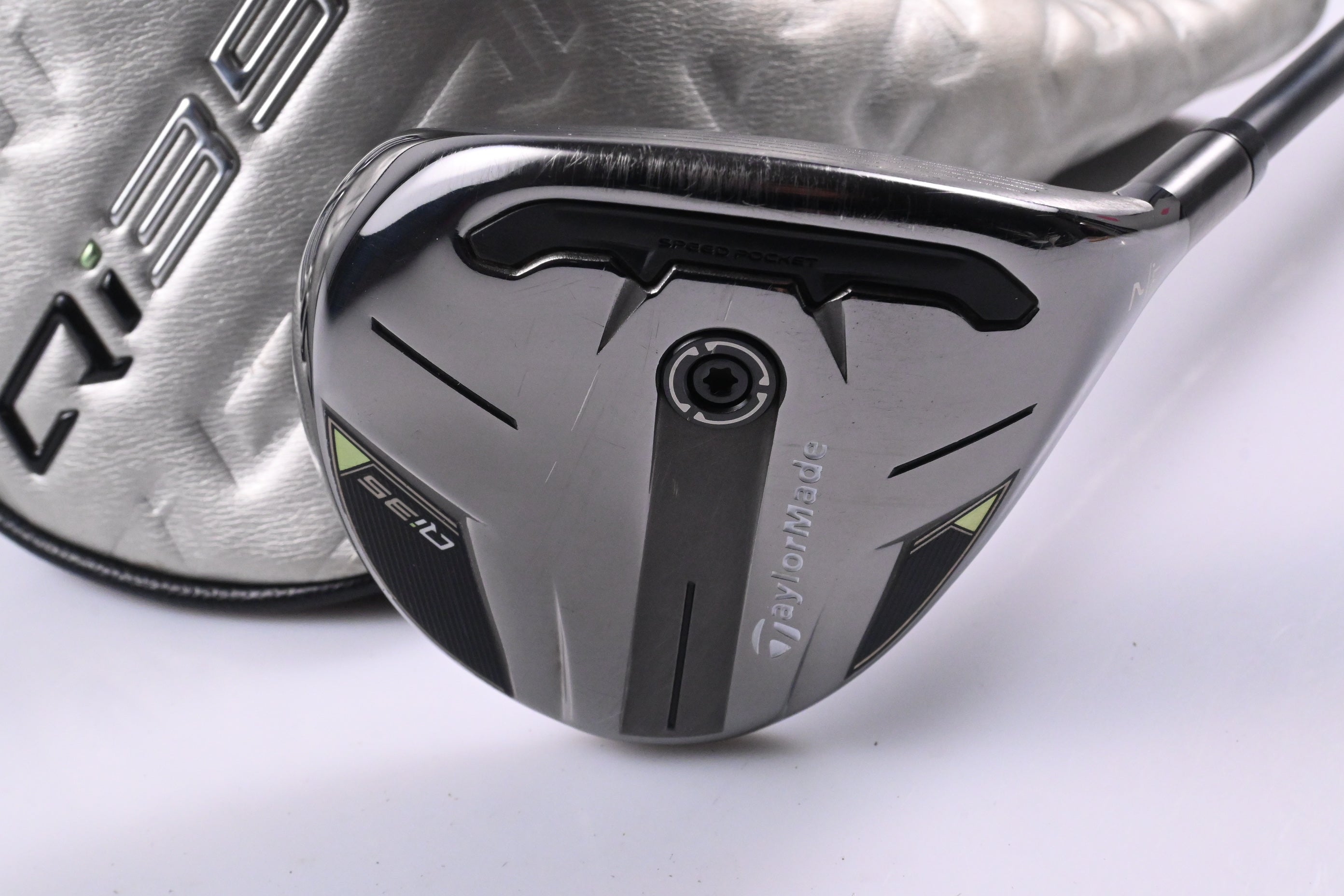 Taylormade Qi35 #7 Wood / 21 Degree / Stiff Flex Kai`li Dark Waves White 70