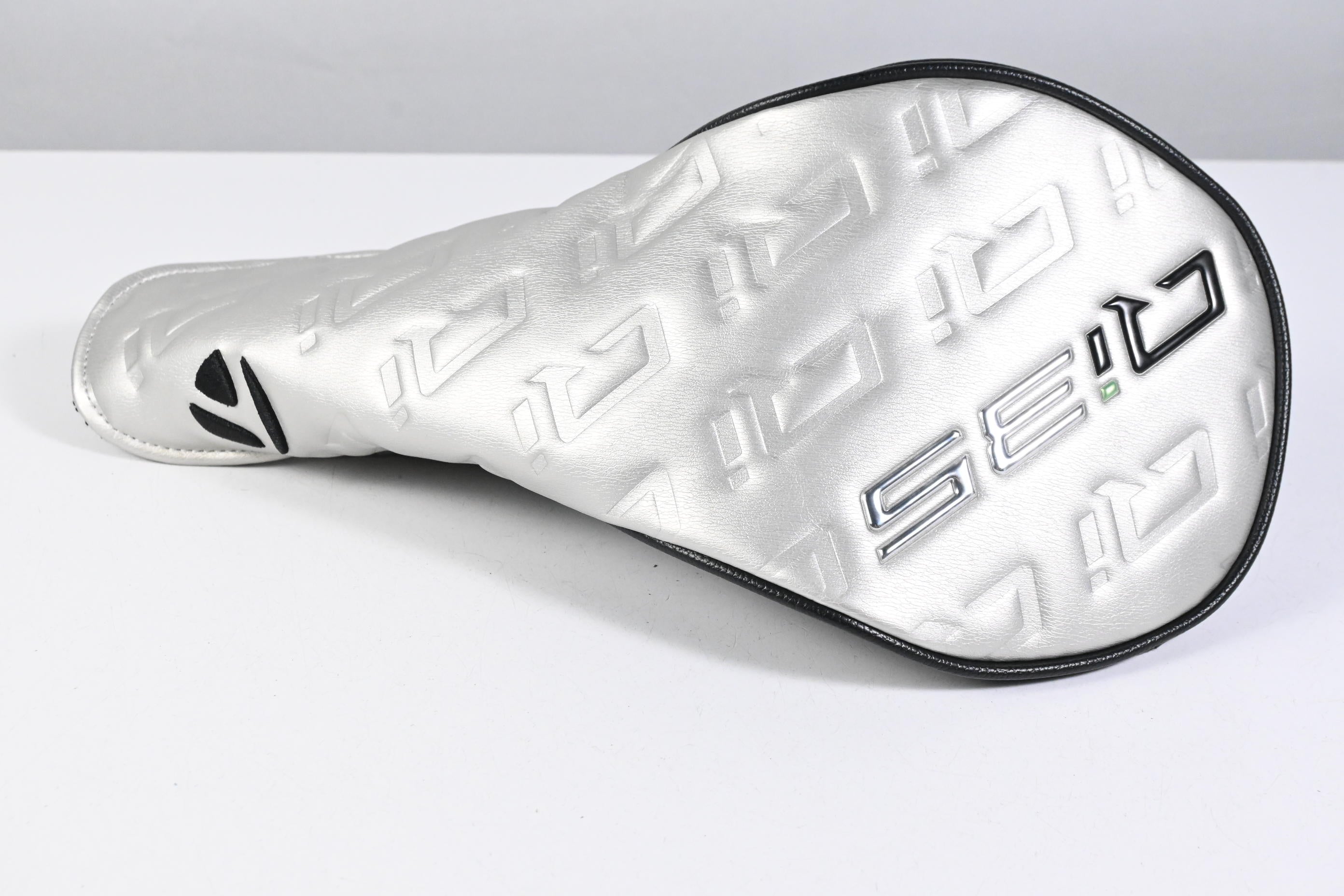 Taylormade Qi35 Driver / 9 Degree / Regular Flex Vanquish 5 Shaft
