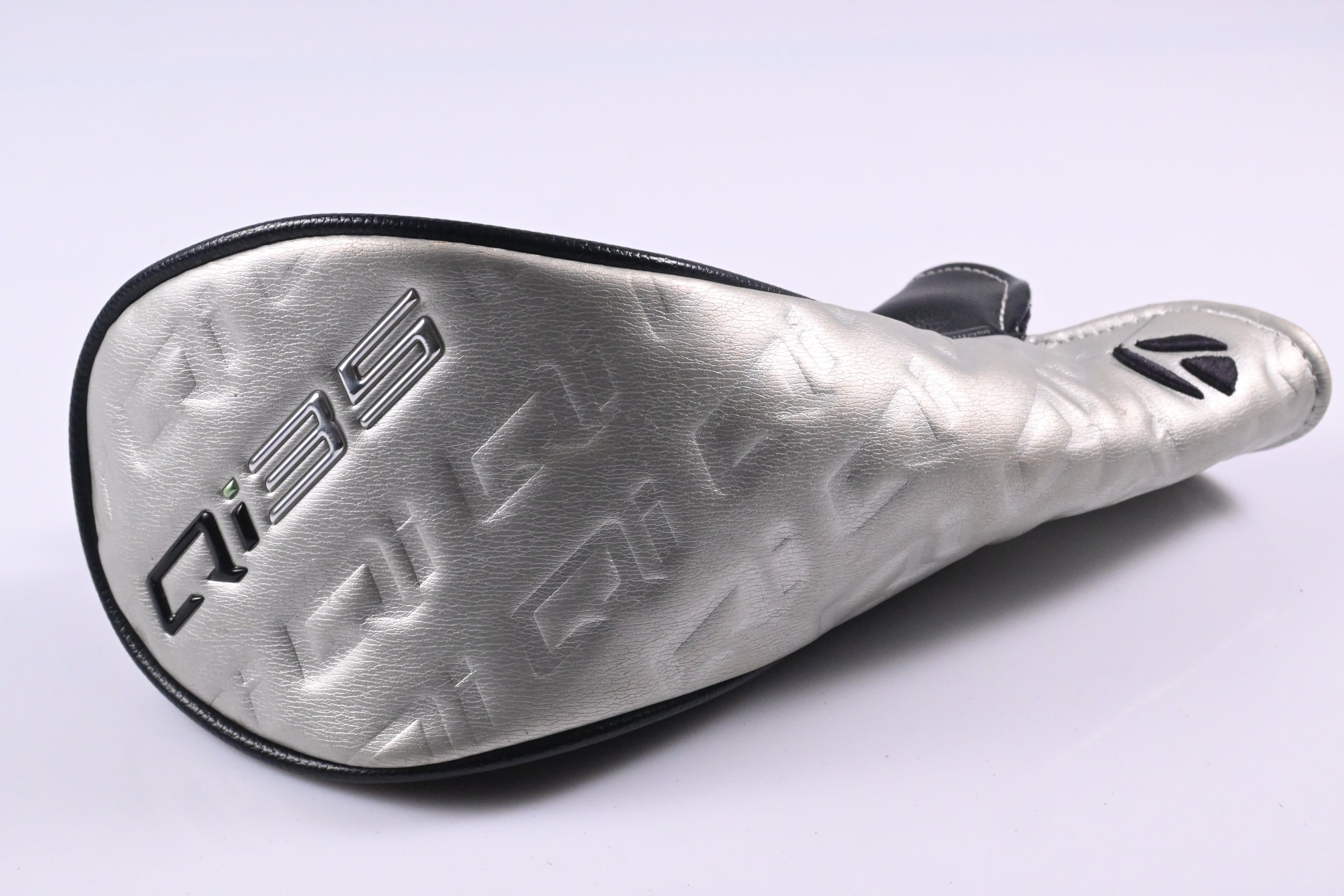 Taylormade Qi35 #7 Wood / 21 Degree / Stiff Flex Kai`li Dark Waves White 70