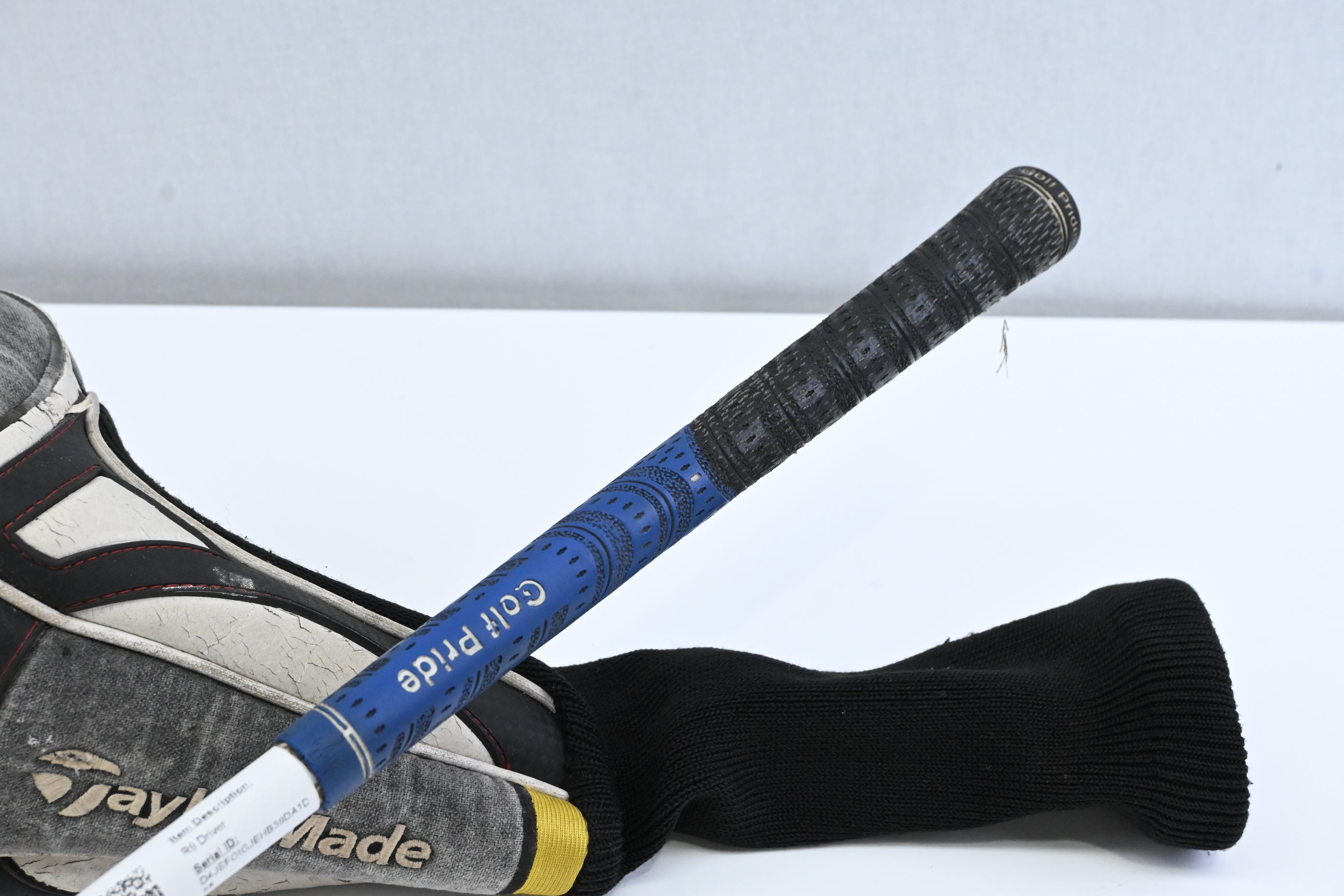 Taylormade R9 Driver / 9.5 Degree / Stiff Flex Fujikura Motore F1 65 Shaft