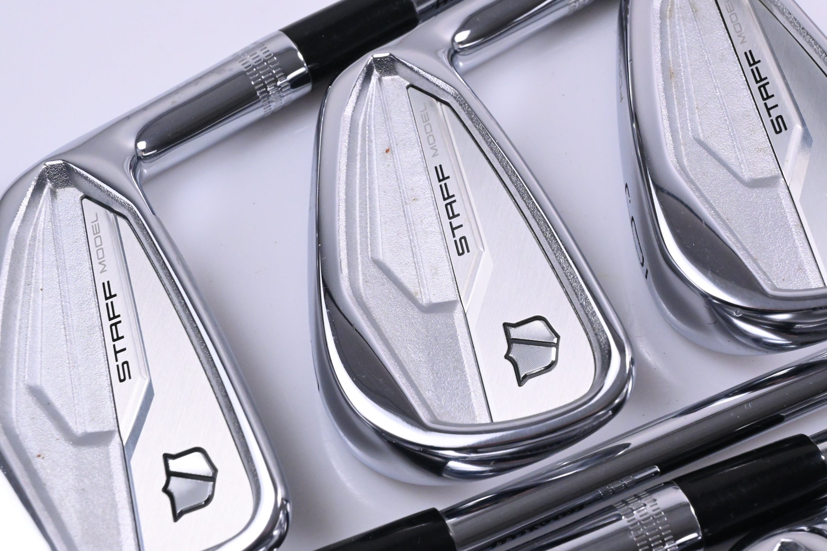 Wilson Staff Model 2024 CB Irons / 4-PW / Stiff Flex Dynamic Gold Mid 115 S300