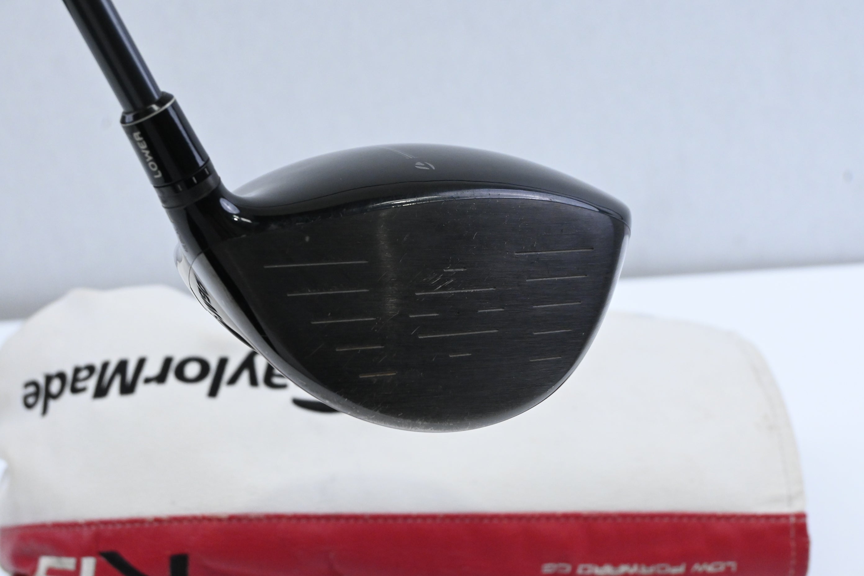 Left Hand Taylormade R15 Driver / 12 Degree / Regular Flex Fujikura Speeder 57