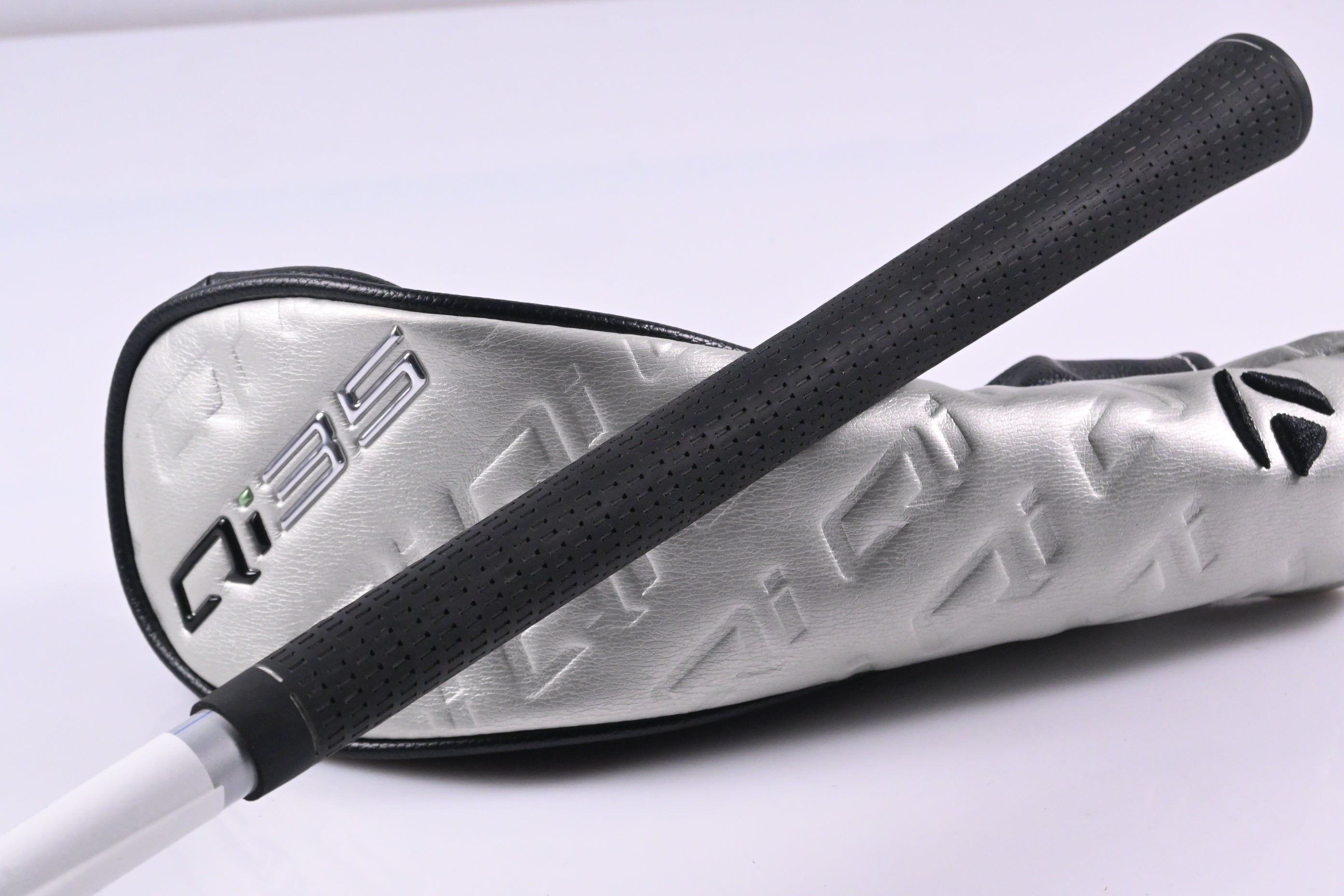 Taylormade Qi35 #3 Hybrid / 19 Degree / Stiff Flex Fujikura Speeder 82 Shaft