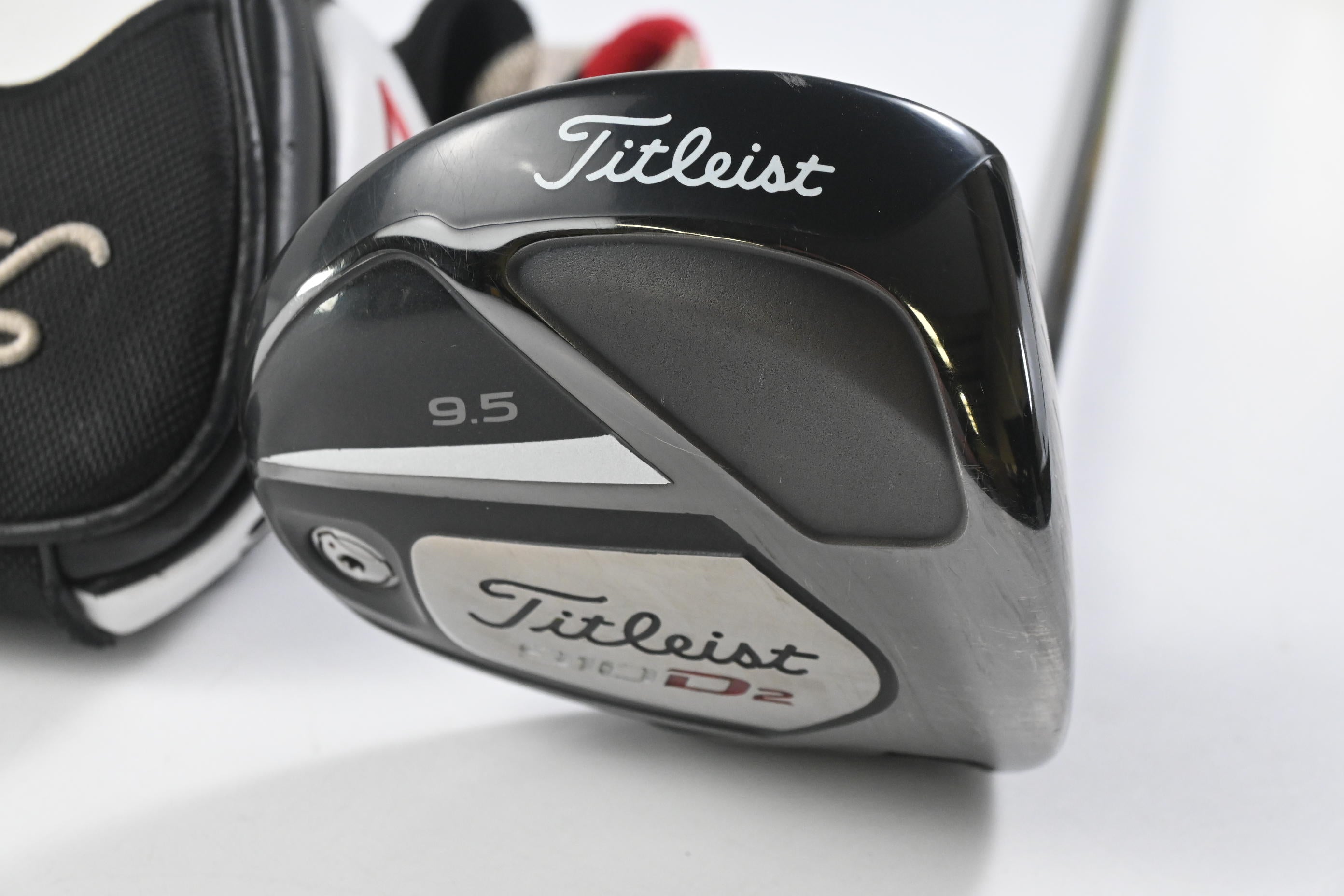 Titleist 910 D2 Driver / 9.5 Degree / Stiff Flex Diamana 'ahina 72 Shaft