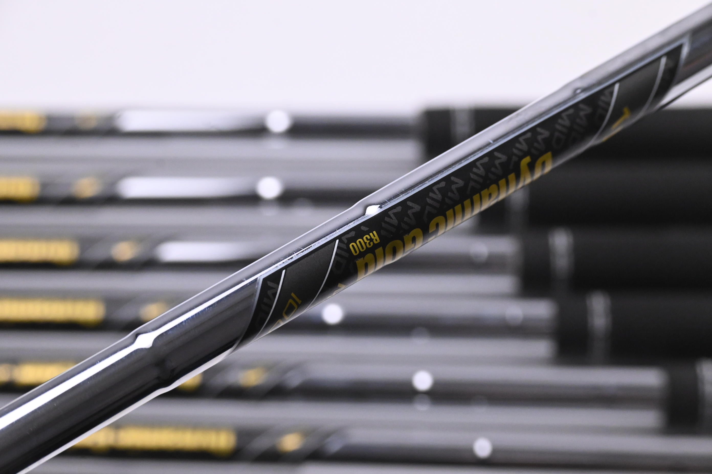 Ping i530 Irons / 4-PW / Blue Dot / Regular Flex Dynamic Gold Mid 100 R300 Shafts