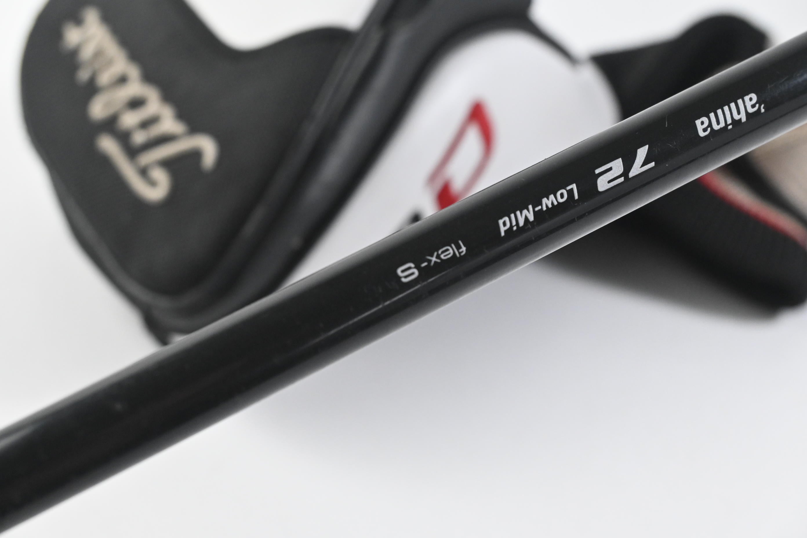 Titleist 910 D2 Driver / 9.5 Degree / Stiff Flex Diamana 'ahina 72 Shaft