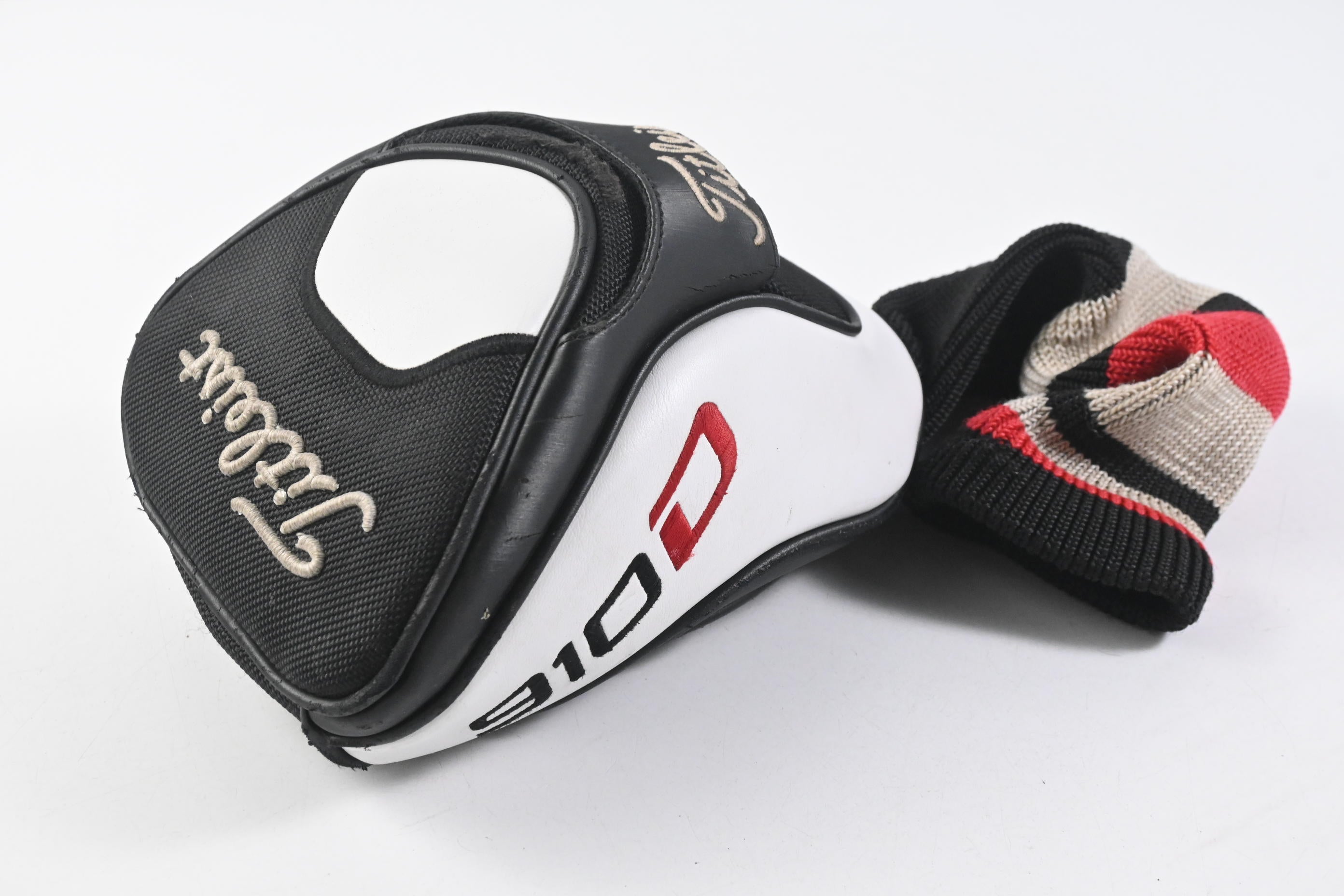 Titleist 910 D2 Driver / 9.5 Degree / Stiff Flex Diamana 'ahina 72 Shaft