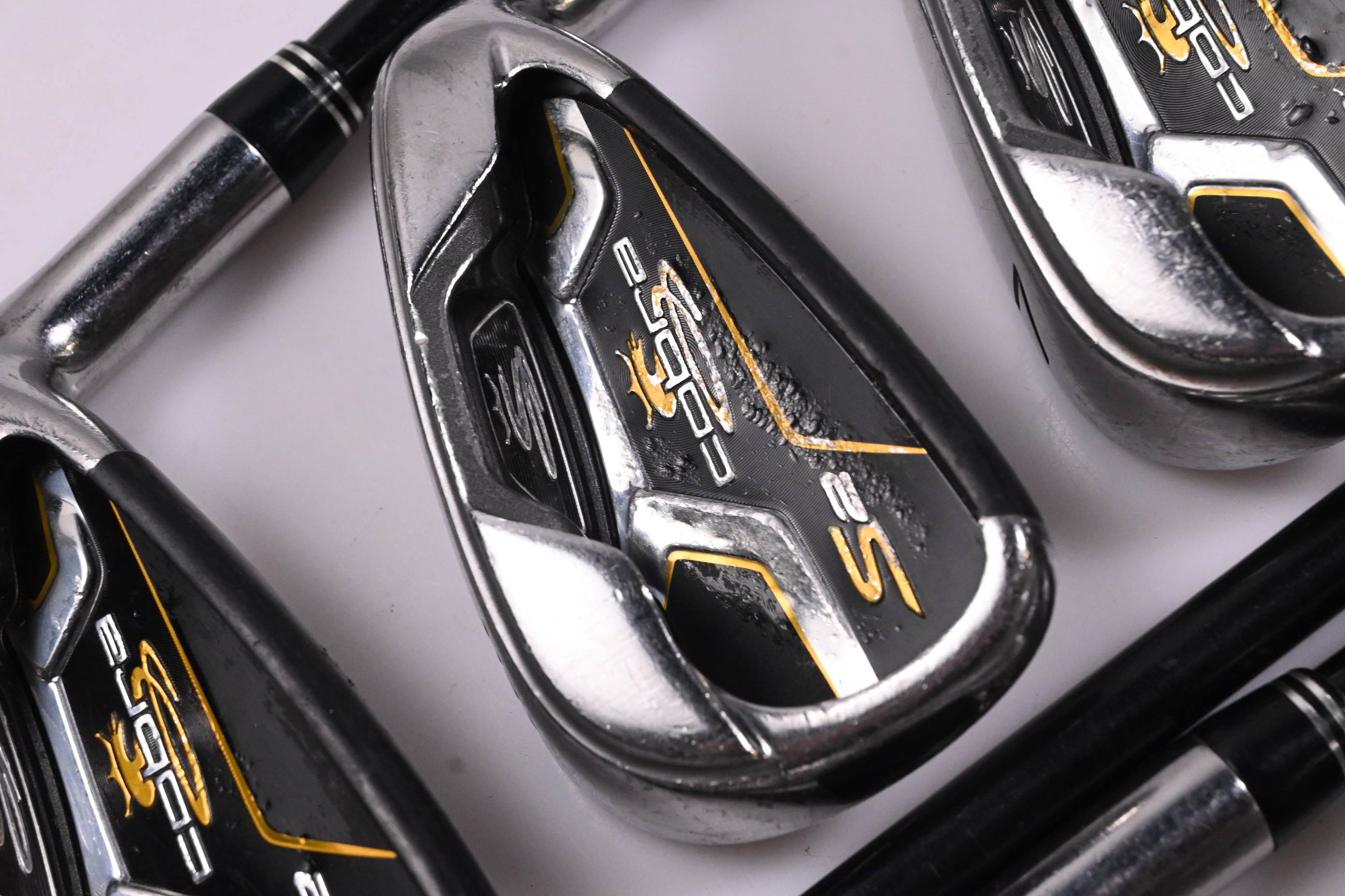 Cobra S2 Irons / 5-PW+SW / Regular Flex Aldila DVS 65 Shafts