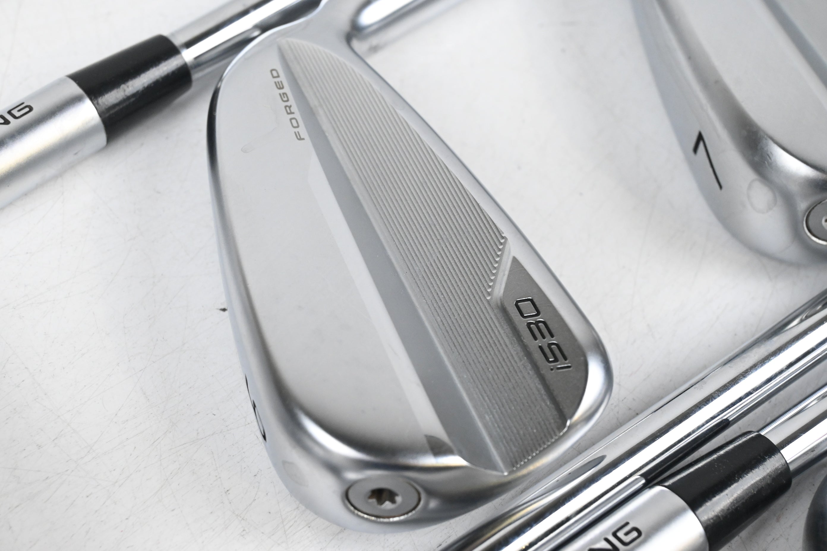 Ping i530 Irons / 5-PW+GW / Black Dot / Regular Flex Dynamic Gold R300 MID 100