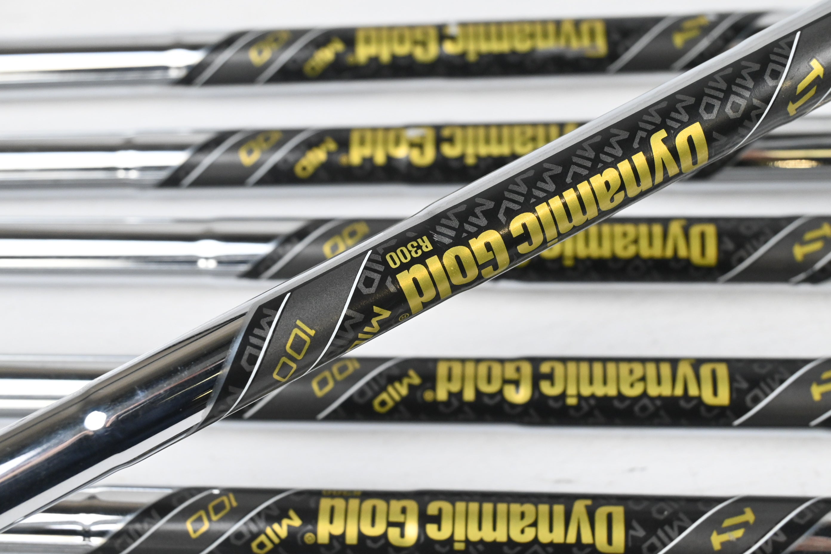 Ping i530 Irons / 5-PW+GW / Black Dot / Regular Flex Dynamic Gold R300 MID 100