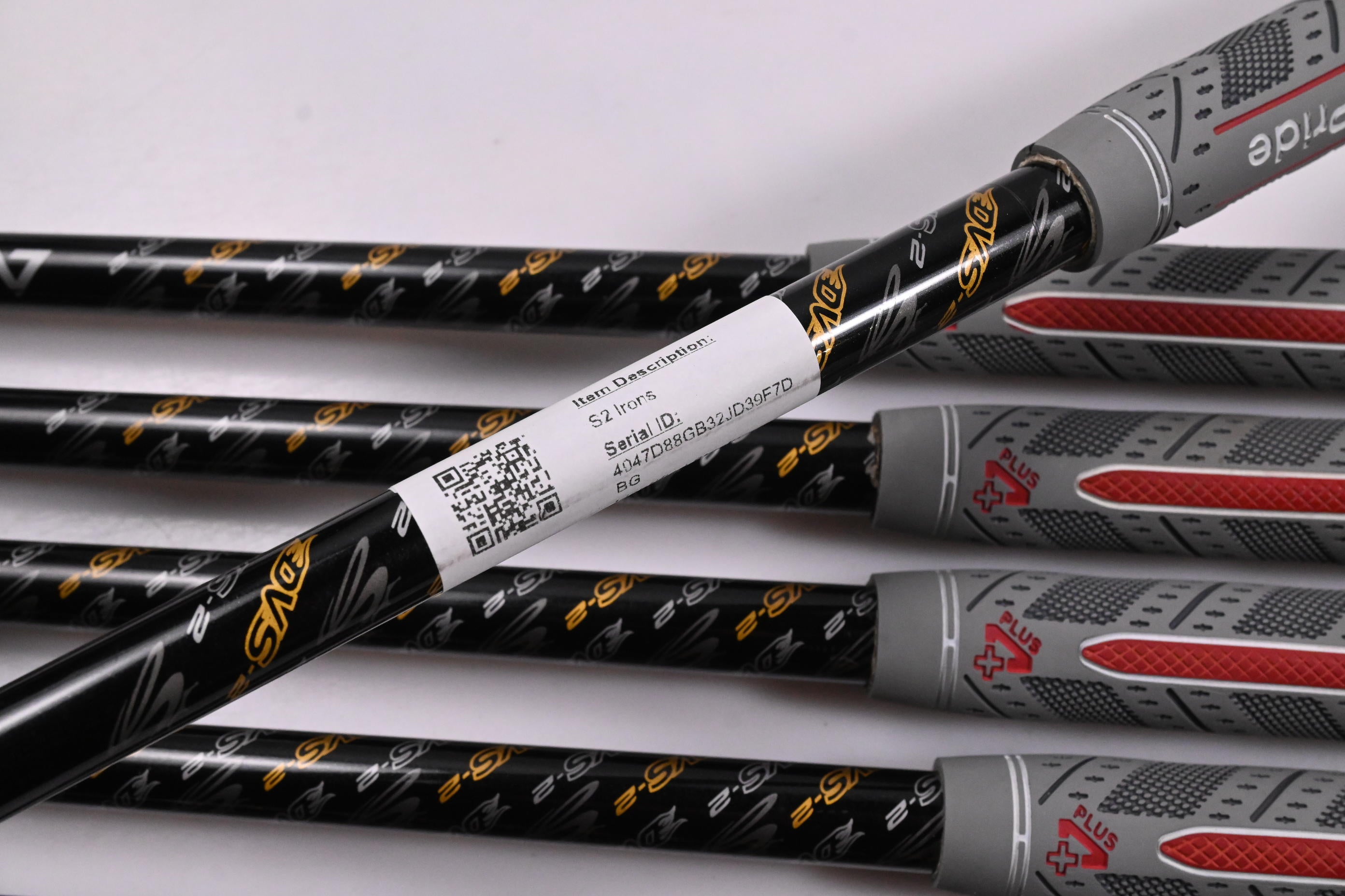 Cobra S2 Irons / 5-PW+SW / Regular Flex Aldila DVS 65 Shafts