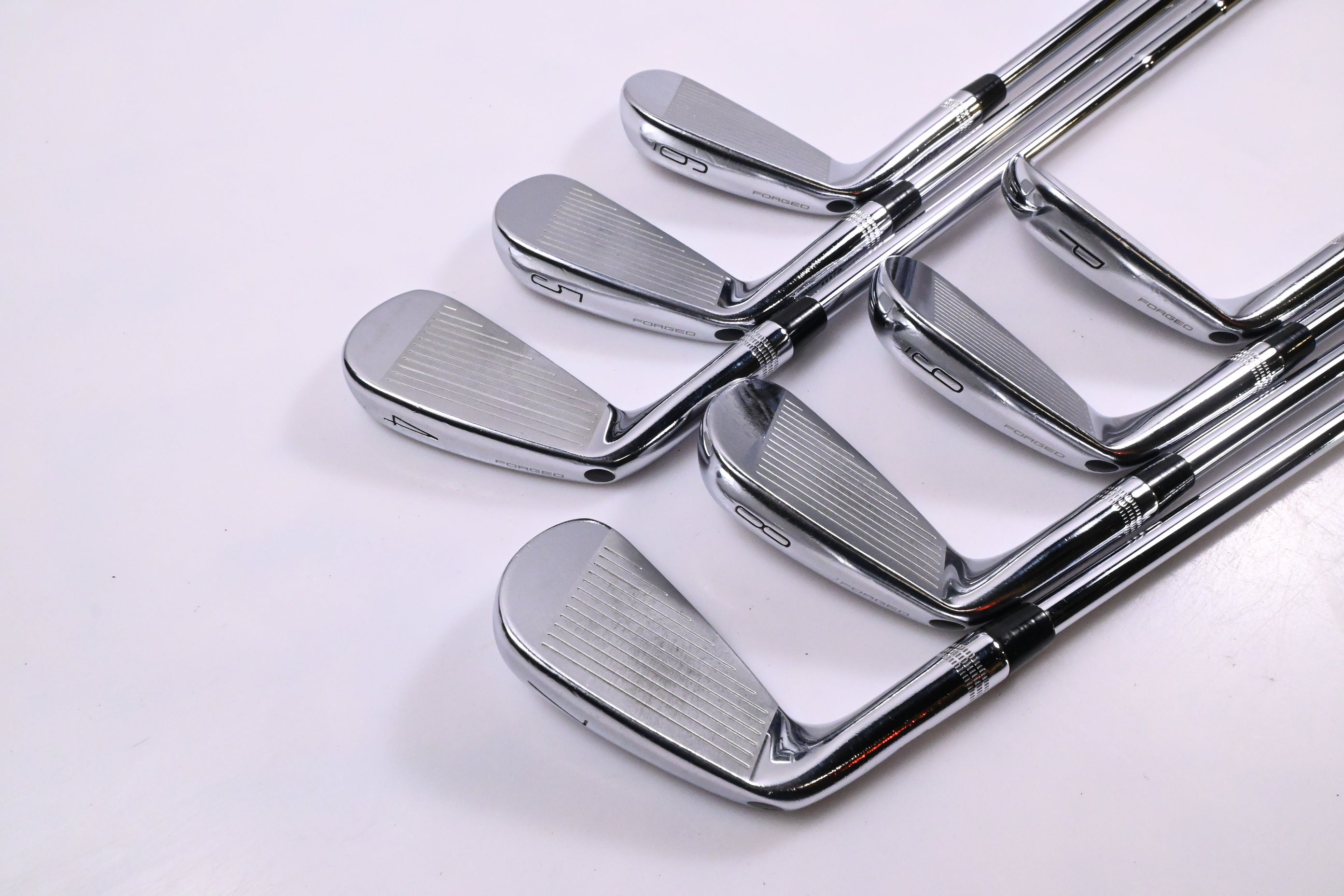 Wilson Staff Model Blade 2024 Irons / 4-PW / Stiff Flex Dynamic Gold 115 S300