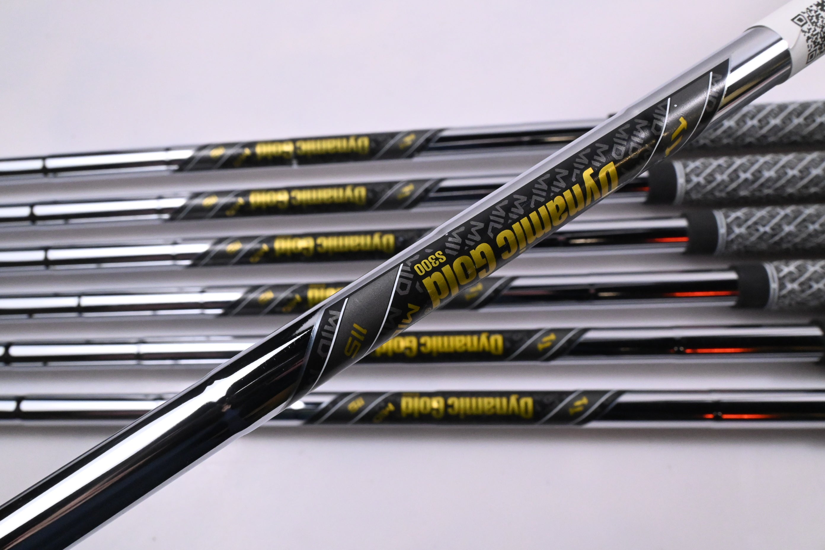 Wilson Staff Model Blade 2024 Irons / 4-PW / Stiff Flex Dynamic Gold 115 S300