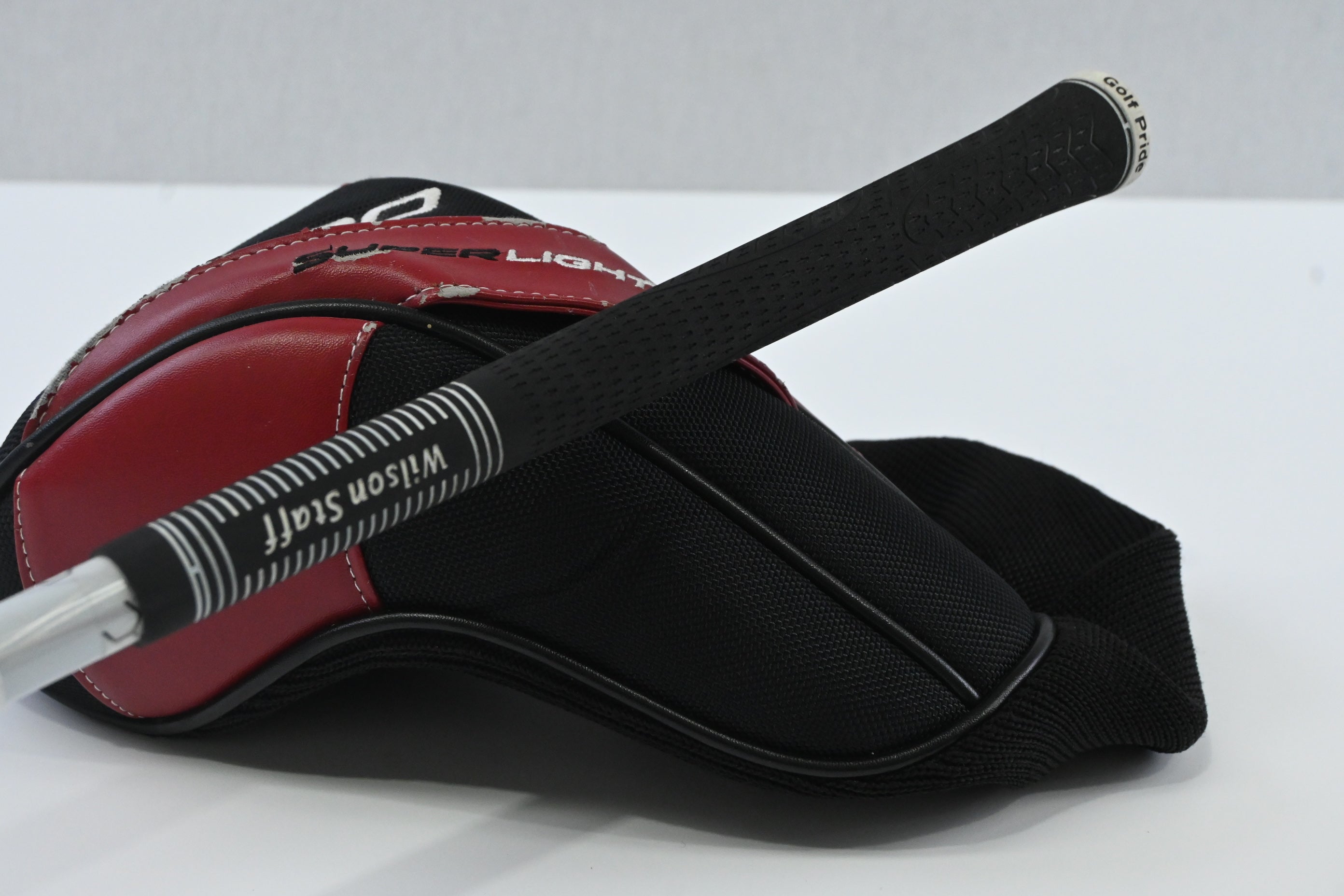 Wilson Staff D200 Driver / 10.5 Degree / Regular Flex UST Elements Chrome 44