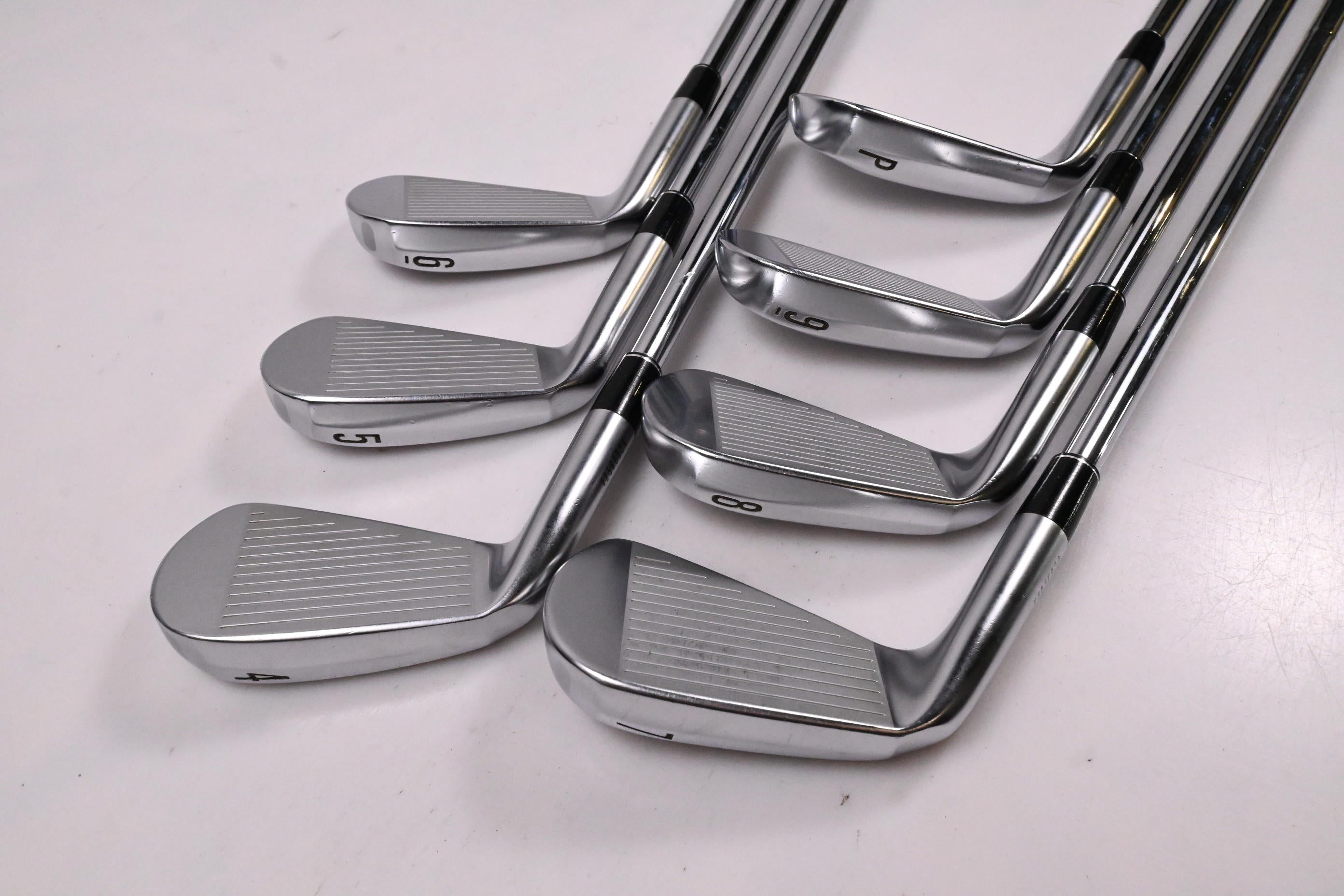 Srixon ZXi7 Irons / 4-PW / Regular Flex N.S.Pro Modus³ Tour 105 Shafts