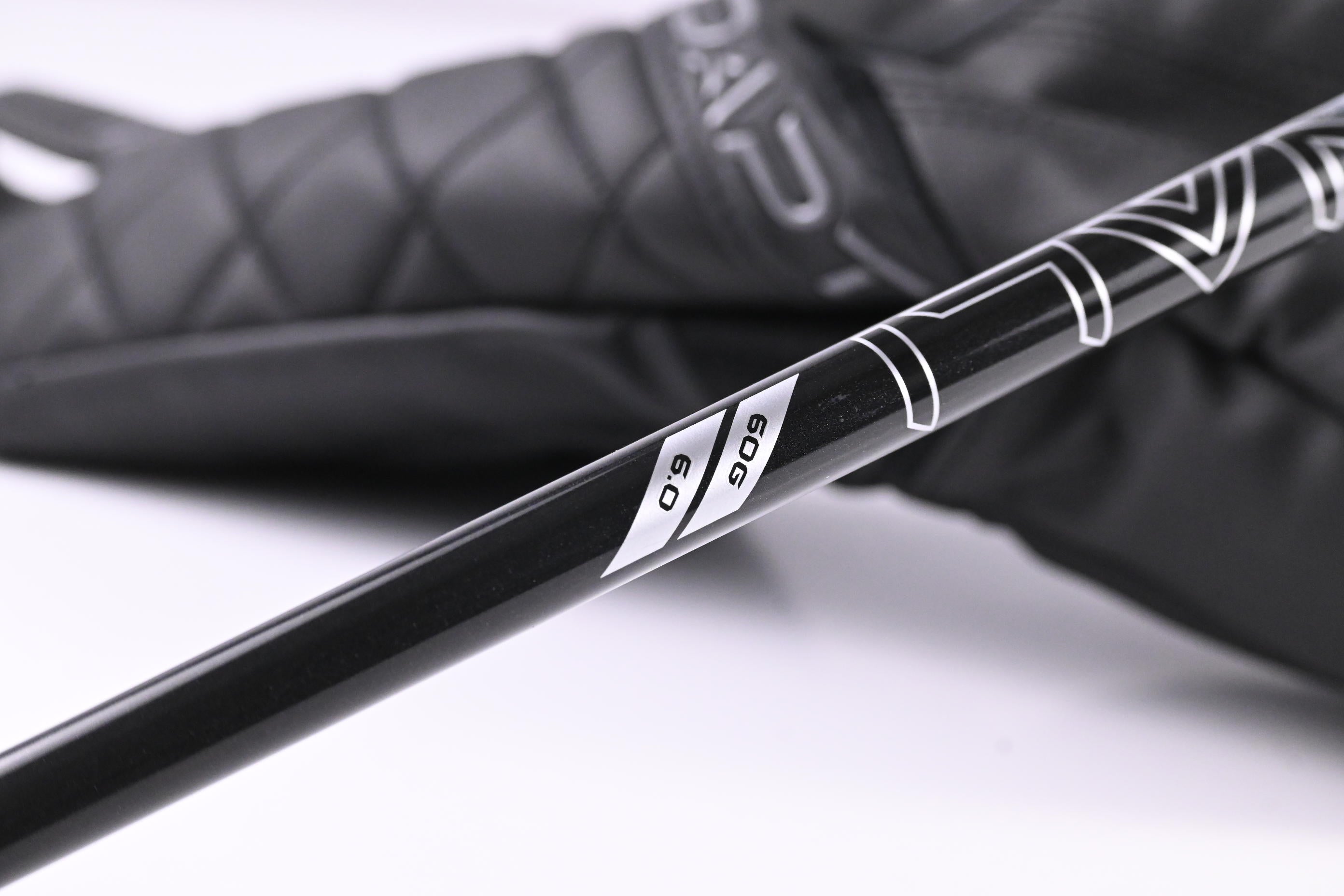 Cobra DS-Adapt LS Driver / 10.5 Degree / Stiff Flex Denali Black 60 Shaft