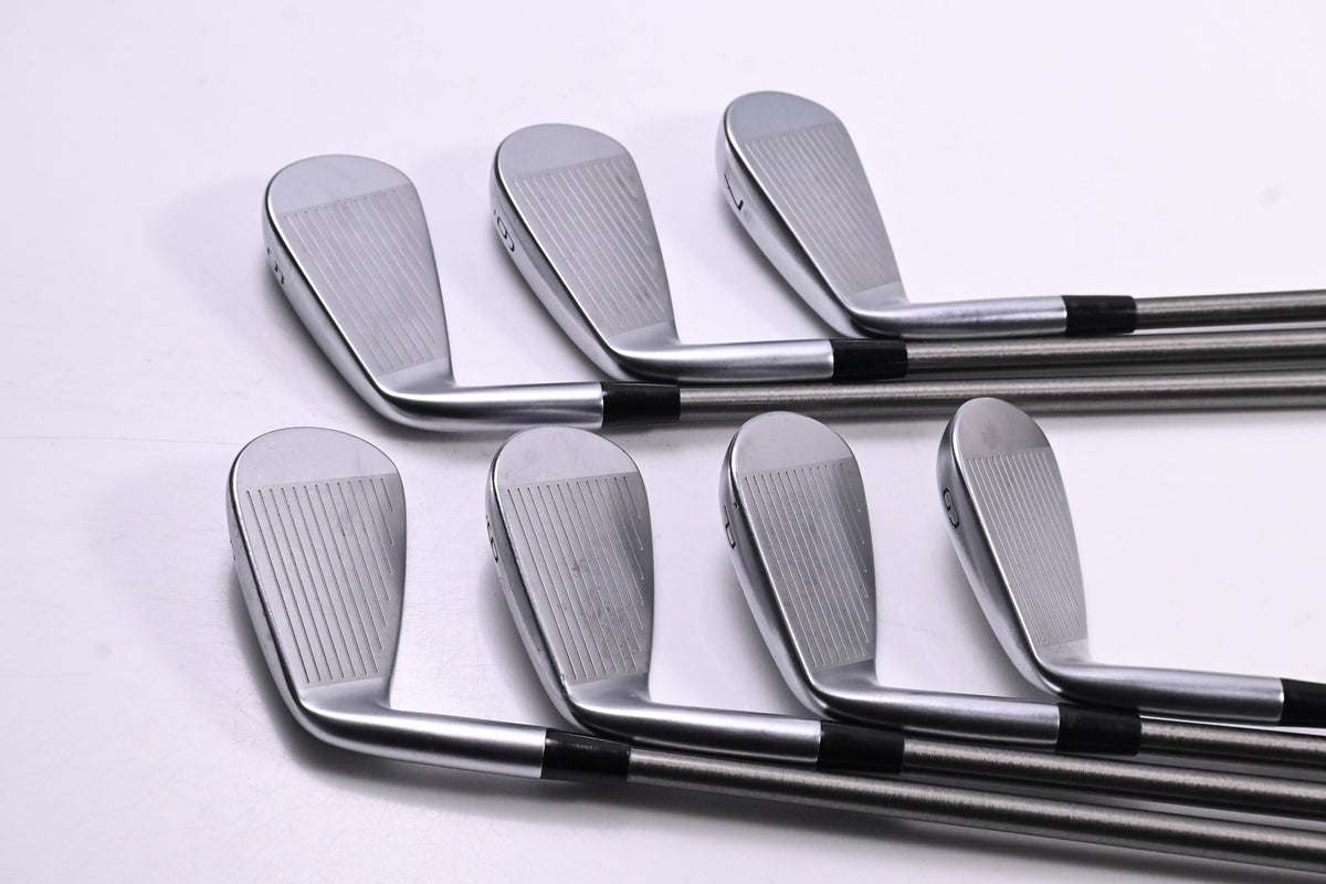 Mizuno JPX 925 Forged Irons / 5-PW+GW / Regular Flex Aerotech Steel Fiber 95