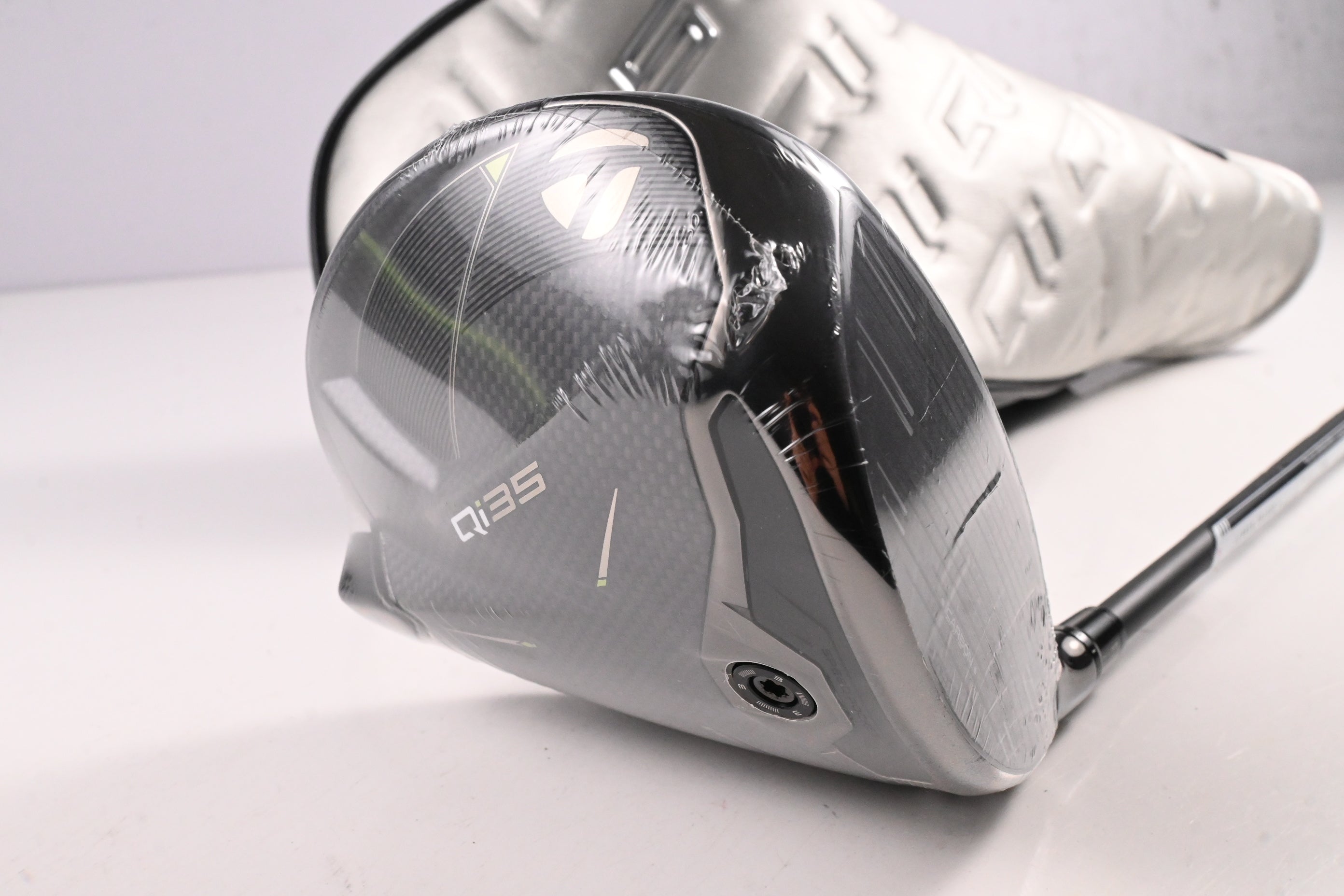 Taylormade Qi35 Driver / 10.5 Degree / Regular Flex Ventus Blue 5 Shaft