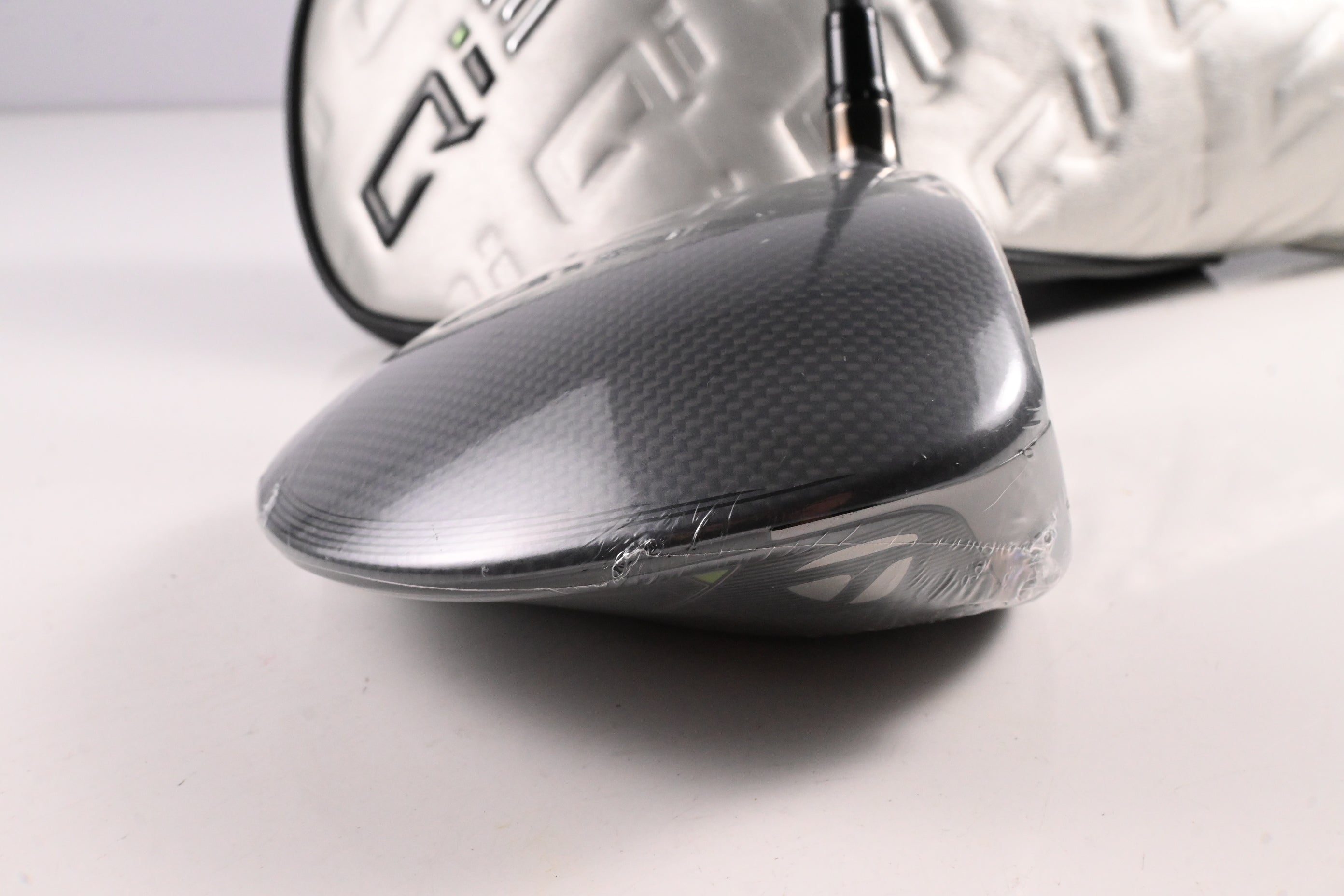 Taylormade Qi35 Driver / 10.5 Degree / Regular Flex Ventus Blue 5 Shaft