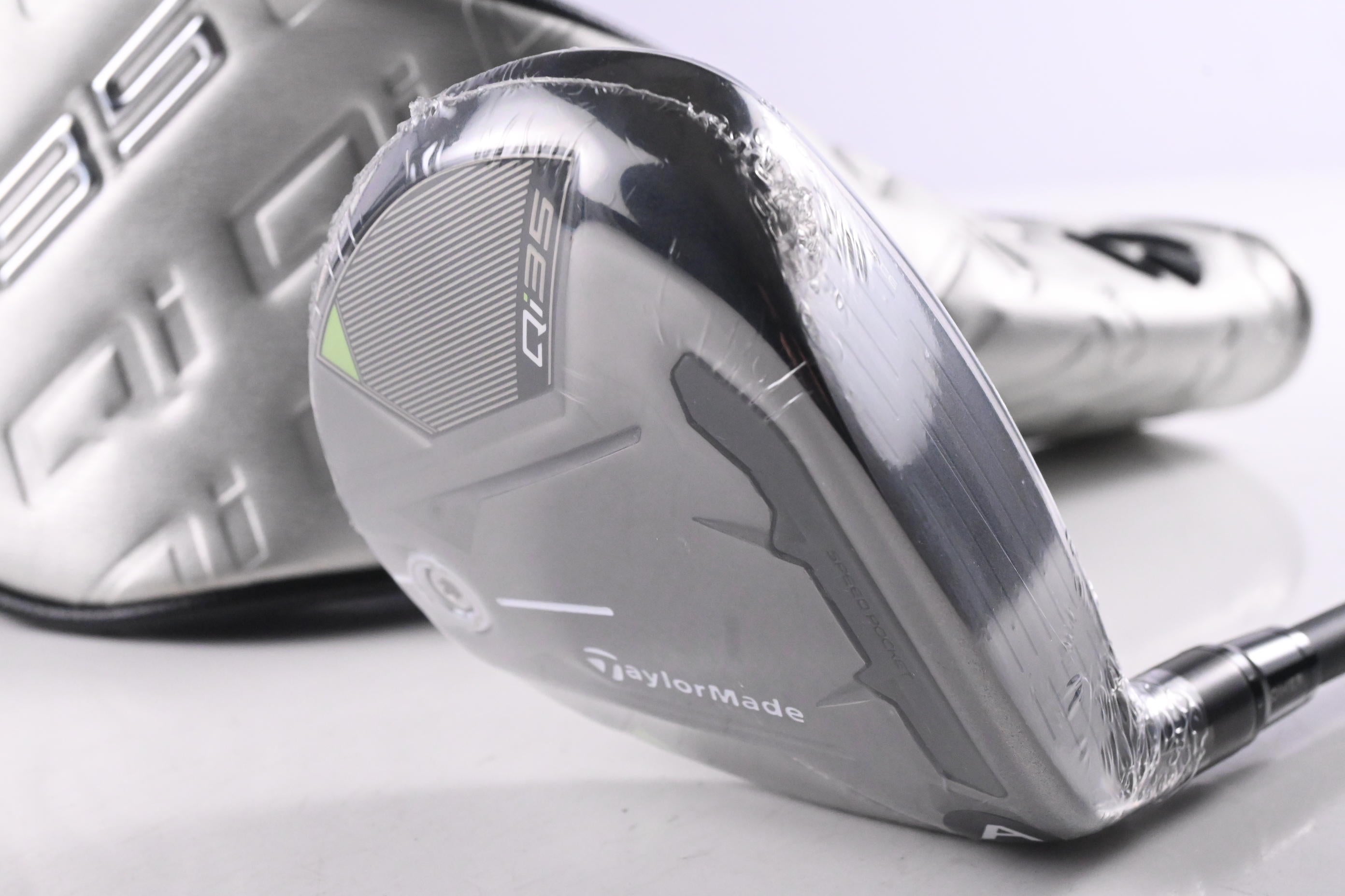 Taylormade Qi35 Max Lite #5 Wood / 18.5 Degree / Senior Flex Vanquish 4 Shaft