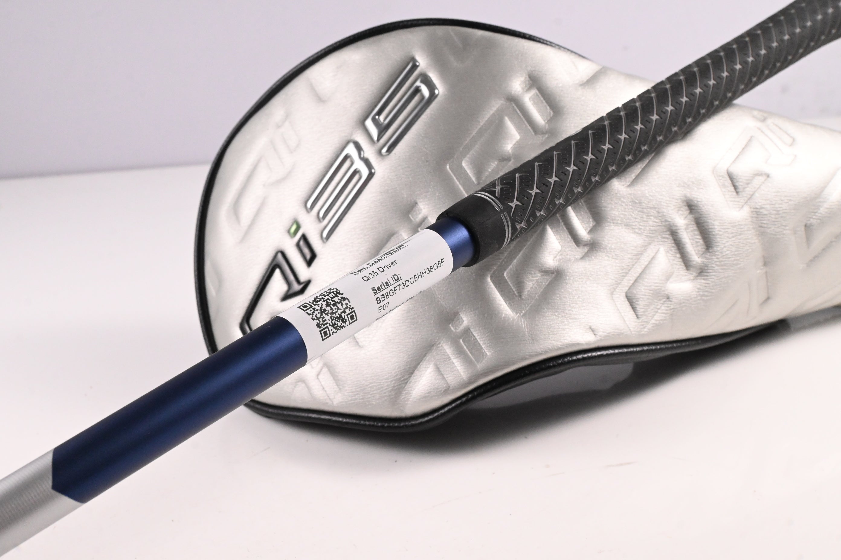 Taylormade Qi35 Driver / 10.5 Degree / Regular Flex Ventus Blue 5 Shaft