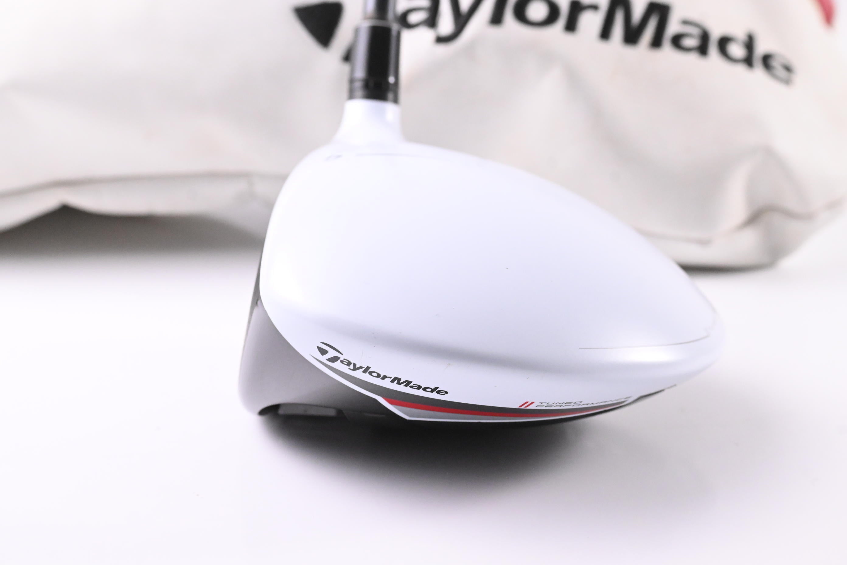 Left Hand Taylormade R15 Driver / 9.5 Degree / Regular Flex Fujikura Speeder 57