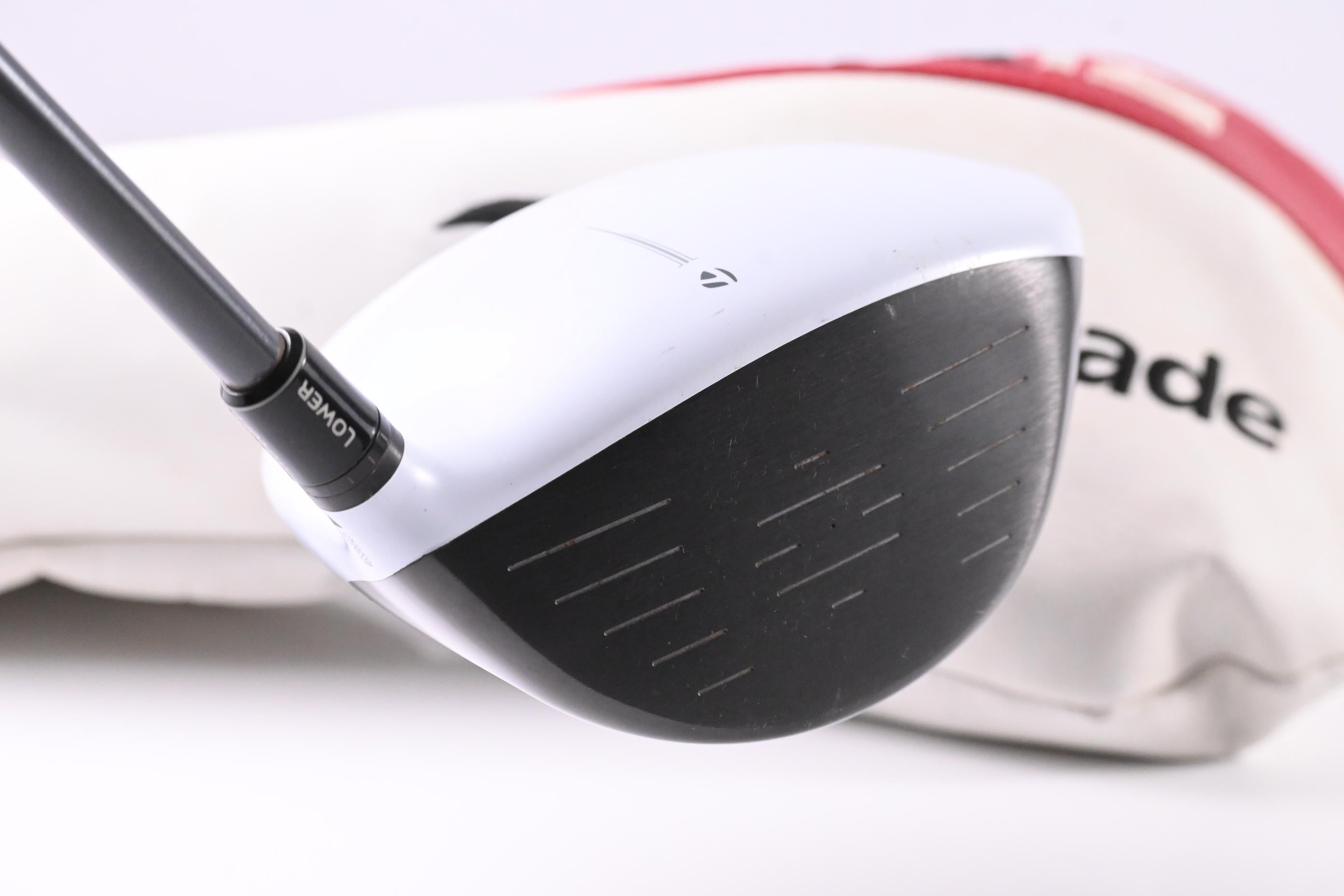 Left Hand Taylormade R15 Driver / 9.5 Degree / Regular Flex Fujikura Speeder 57