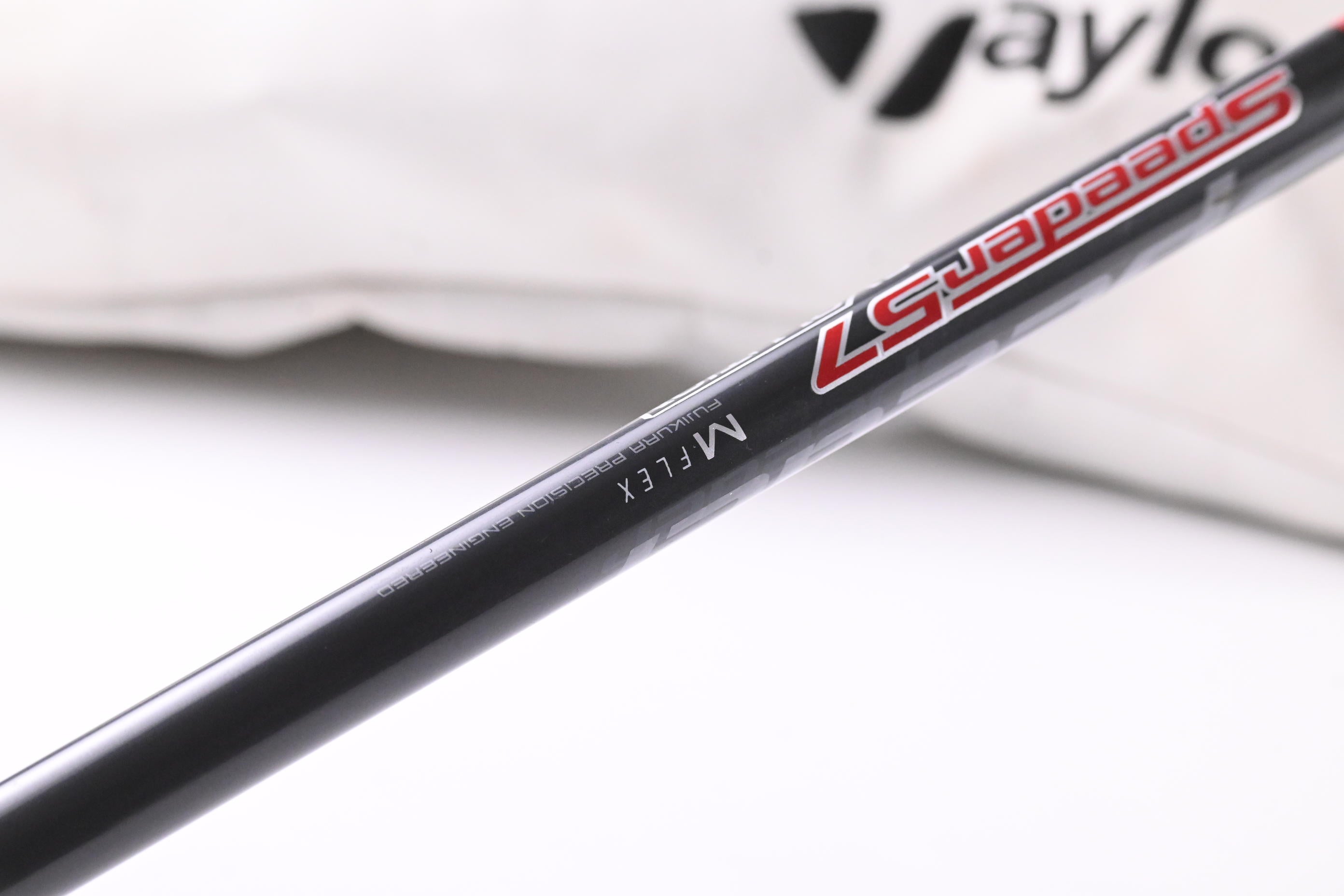 Left Hand Taylormade R15 Driver / 9.5 Degree / Regular Flex Fujikura Speeder 57