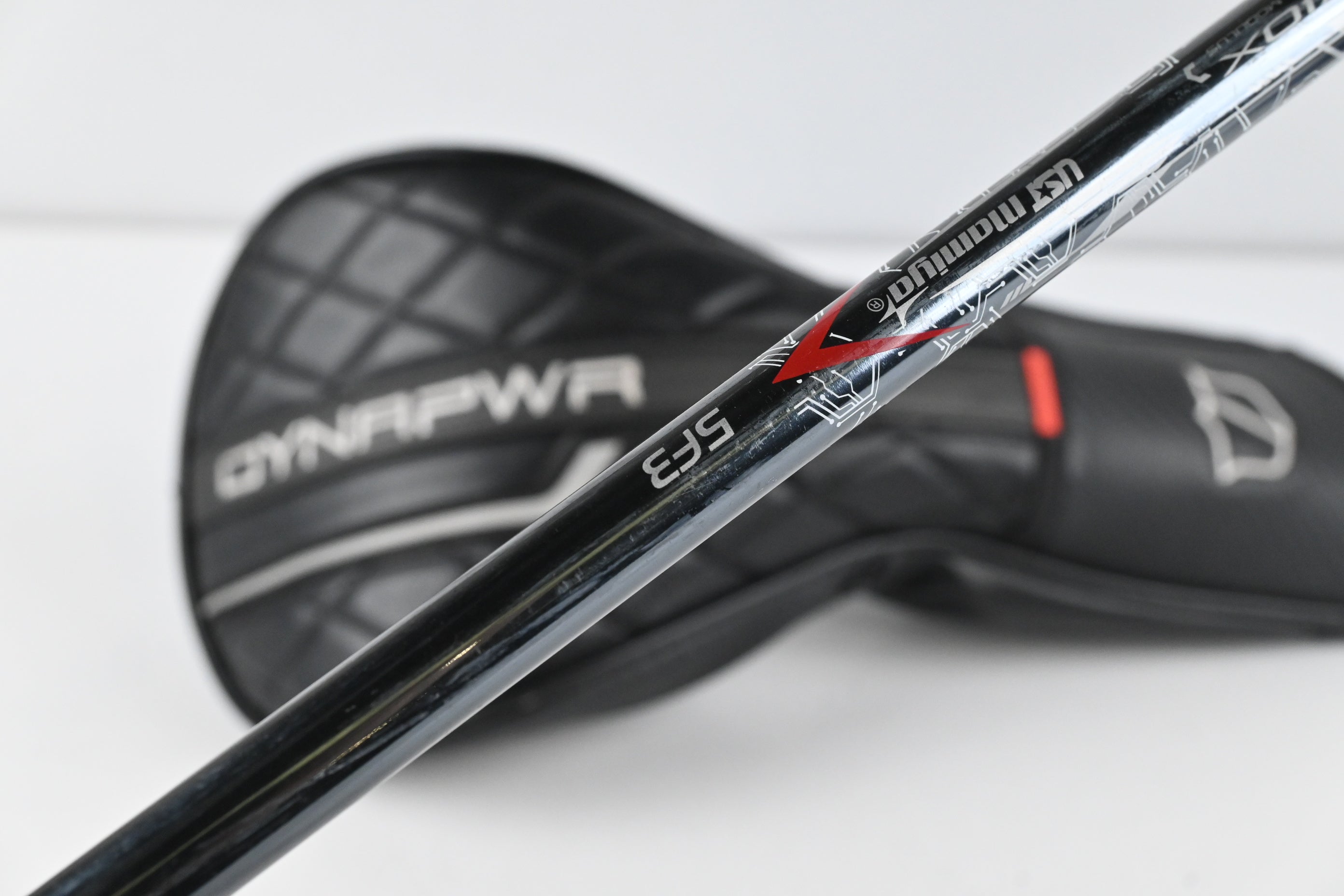 Wilson DYNAPWR 2025 Max Driver / 10.5 Degree / Regular Flex UST LIN-Q M40X 5