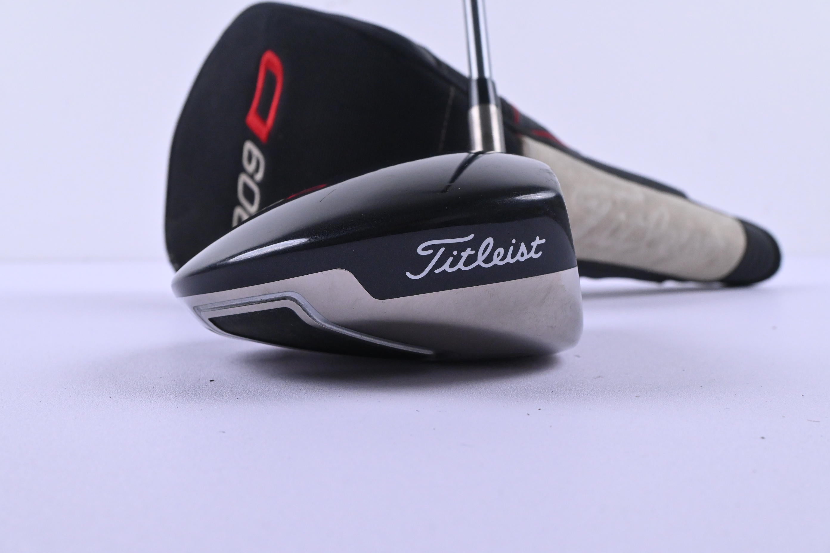 Titleist 909 D2 Driver / 9.5 Degree / Stiff Flex Diamana 65 Shaft