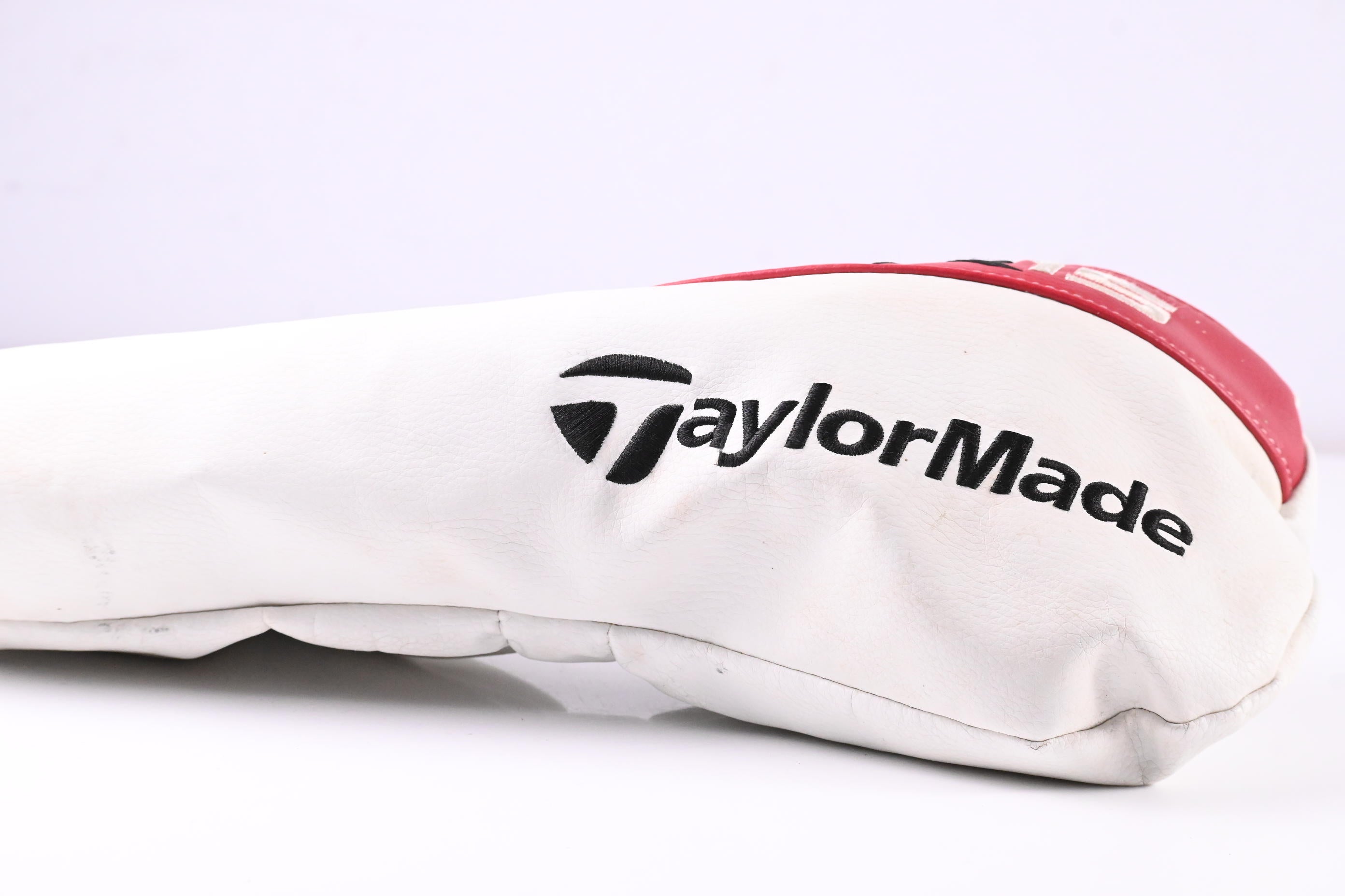 Left Hand Taylormade R15 Driver / 9.5 Degree / Regular Flex Fujikura Speeder 57