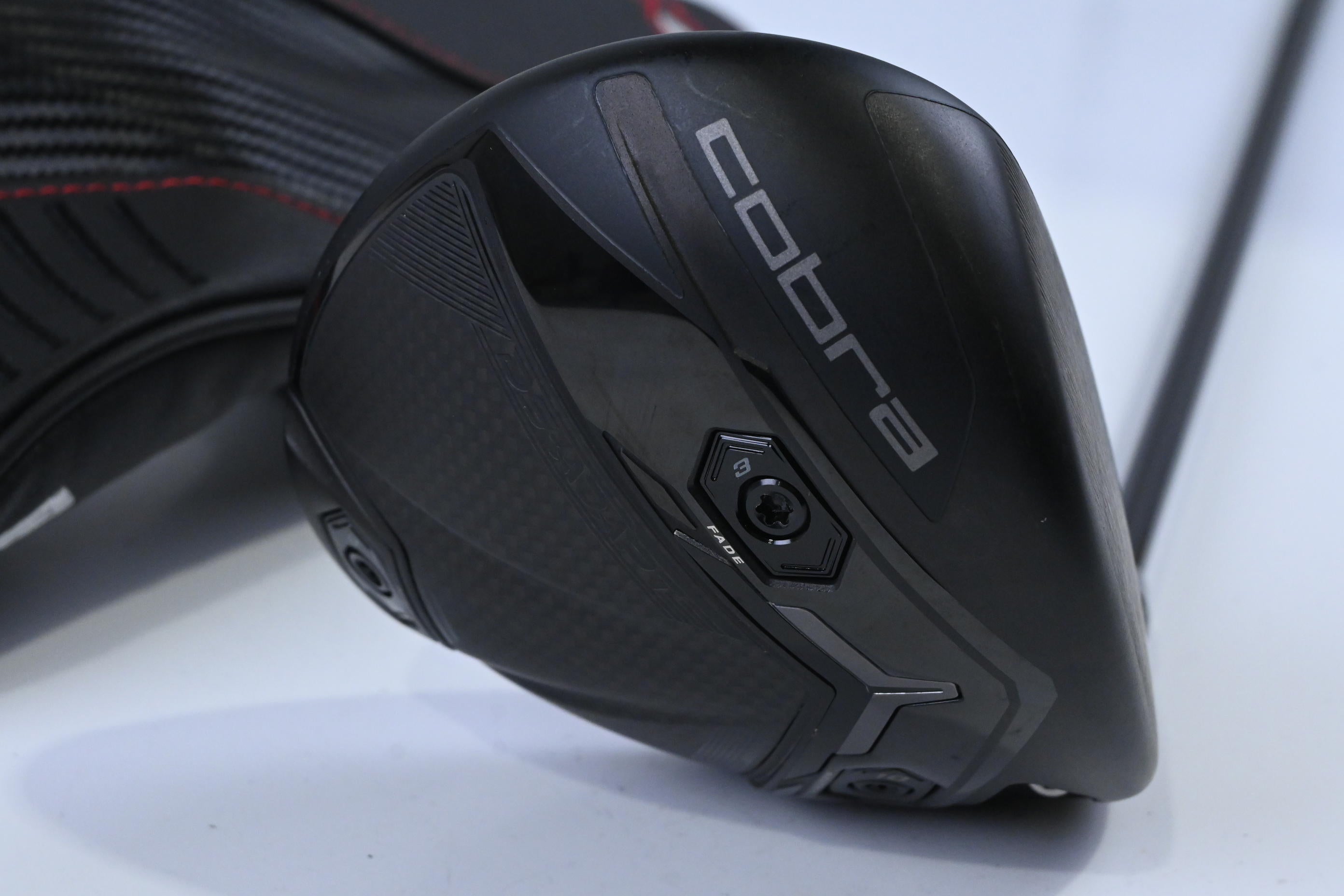 Cobra DS-Adapt LS Driver / 10.5 Degree / Stiff Flex Denali Black 60 Shaft