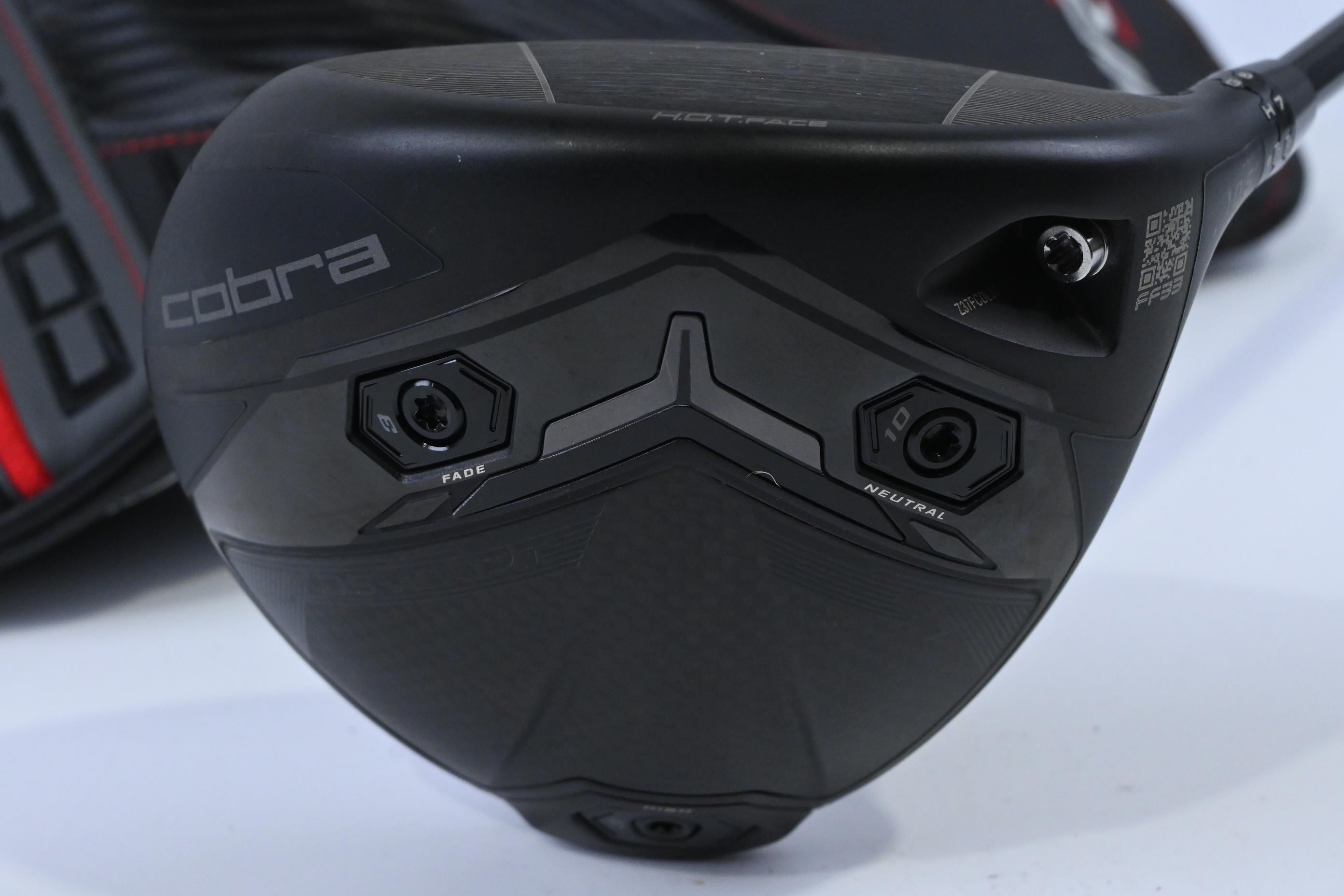 Cobra DS-Adapt LS Driver / 10.5 Degree / Stiff Flex Denali Black 60 Shaft