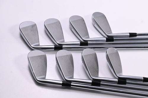 Mizuno JPX 925 Forged Irons / 4-PW+GW / Stiff Flex Dynamic Gold 120 S300 Shafts