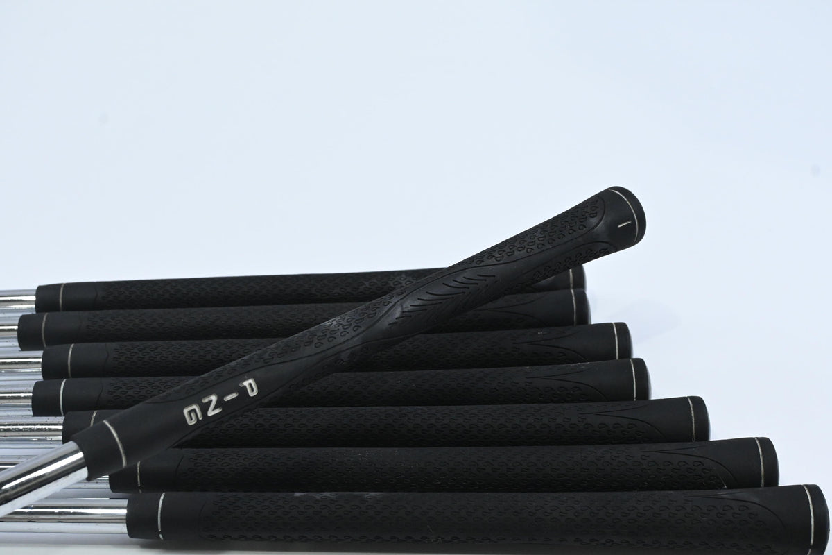 Ping G10 Irons / 4-PW+SW / Black Dot / Regular Flex Ping AWT Shafts