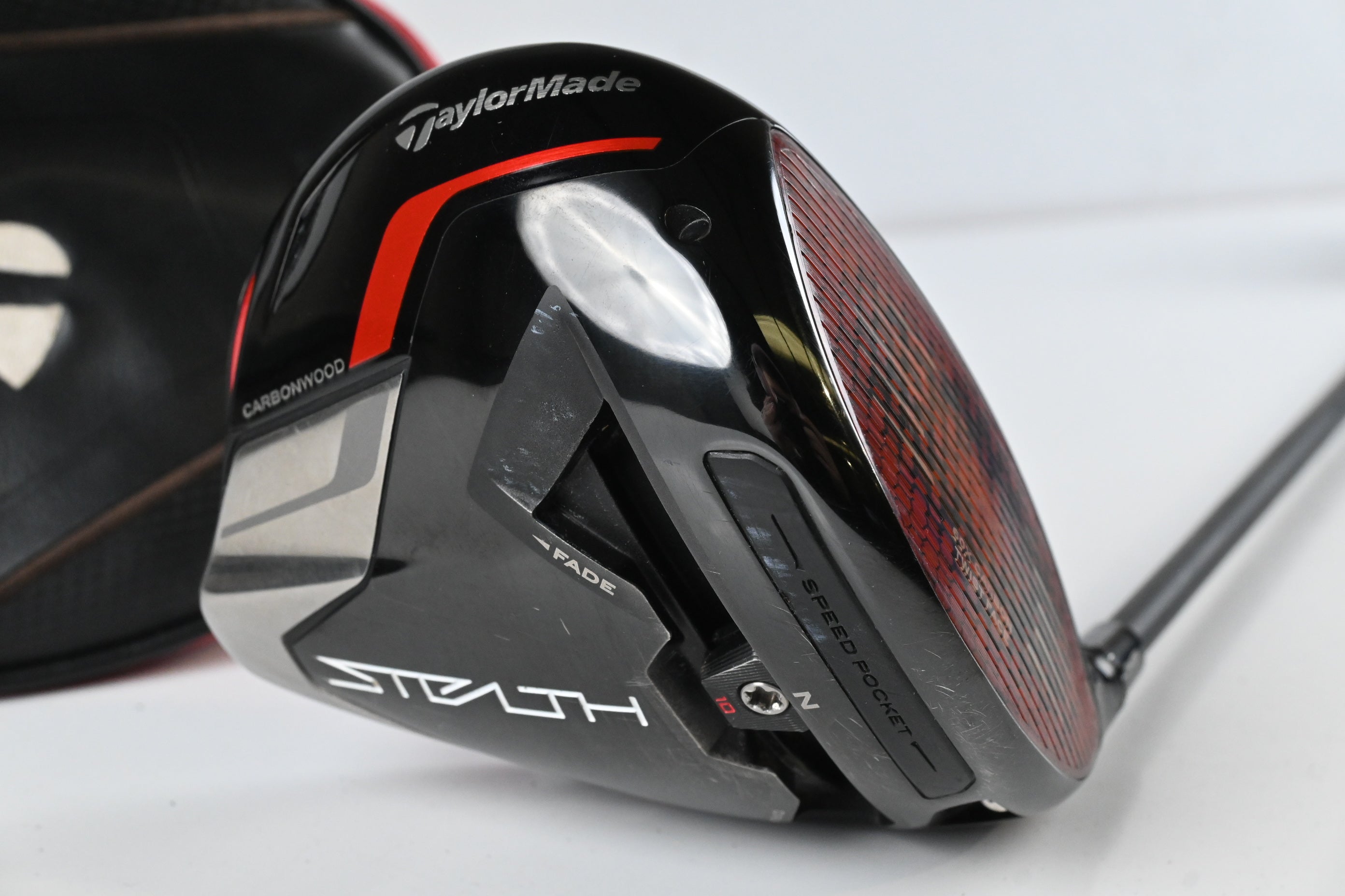 Taylormade Stealth Plus Driver / 9 Degree / Stiff Flex Kai'li Darkwave White 70