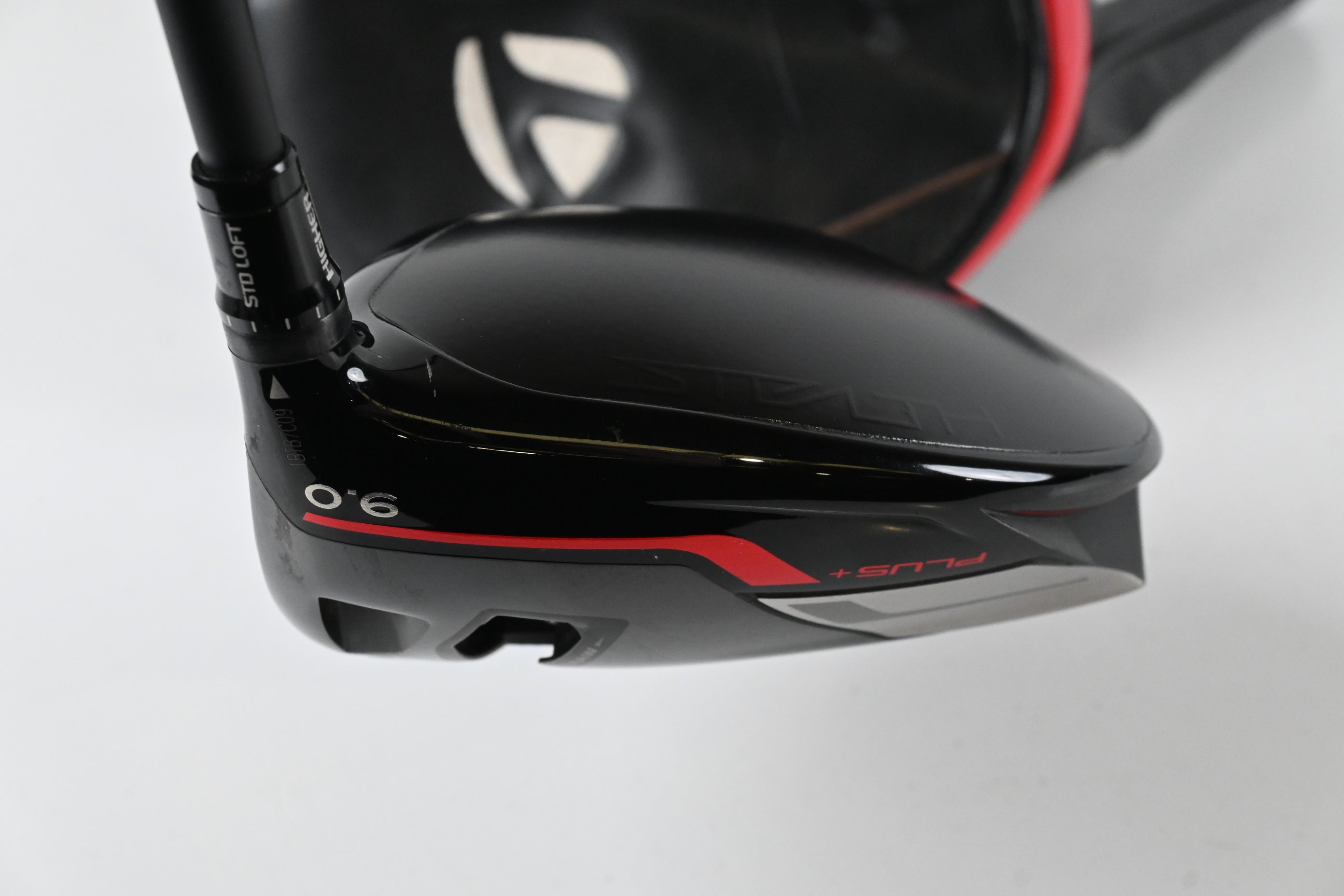Taylormade Stealth Plus Driver / 9 Degree / Stiff Flex Kai'li Darkwave White 70