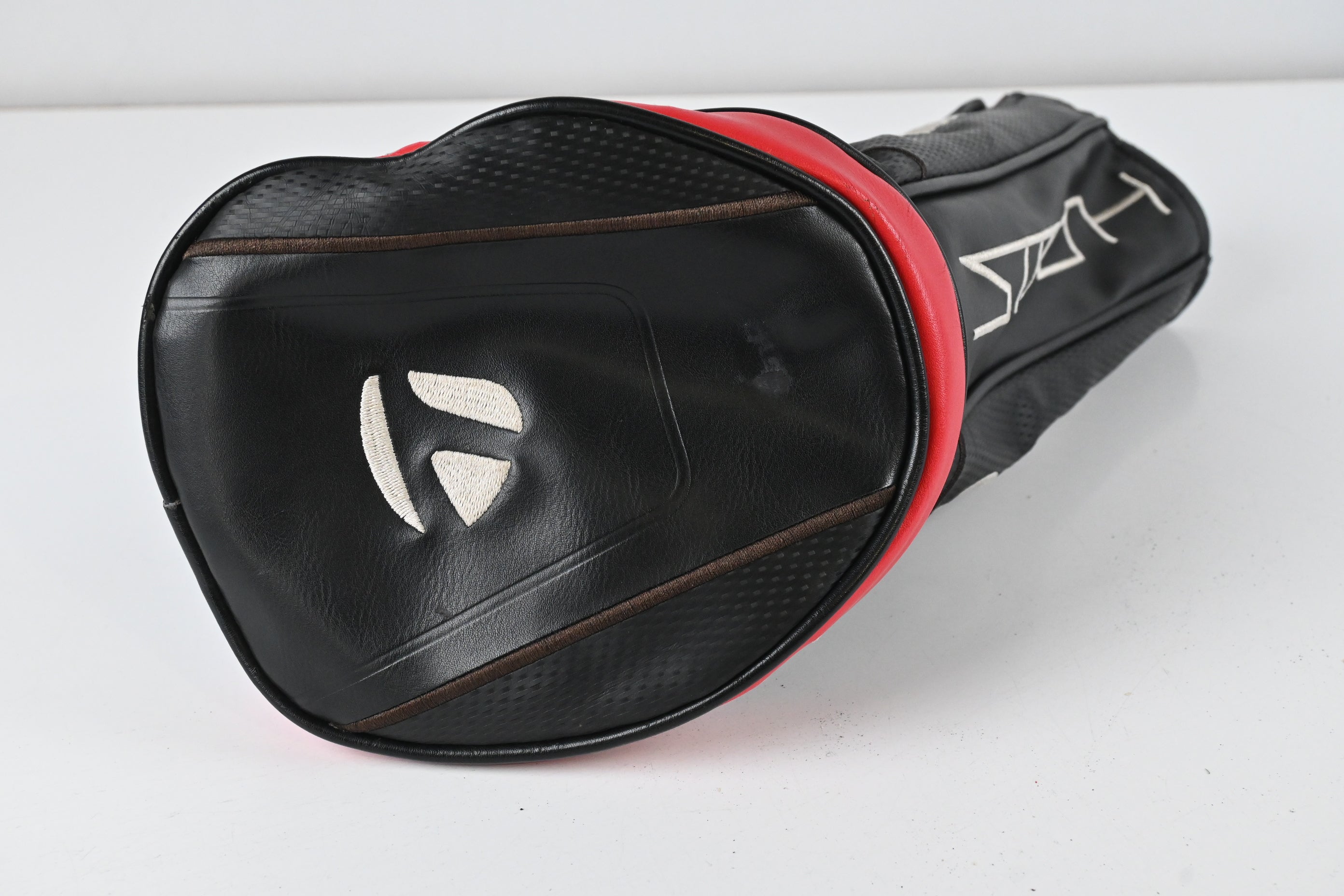 Taylormade Stealth Plus Driver / 9 Degree / Stiff Flex Kai'li Darkwave White 70